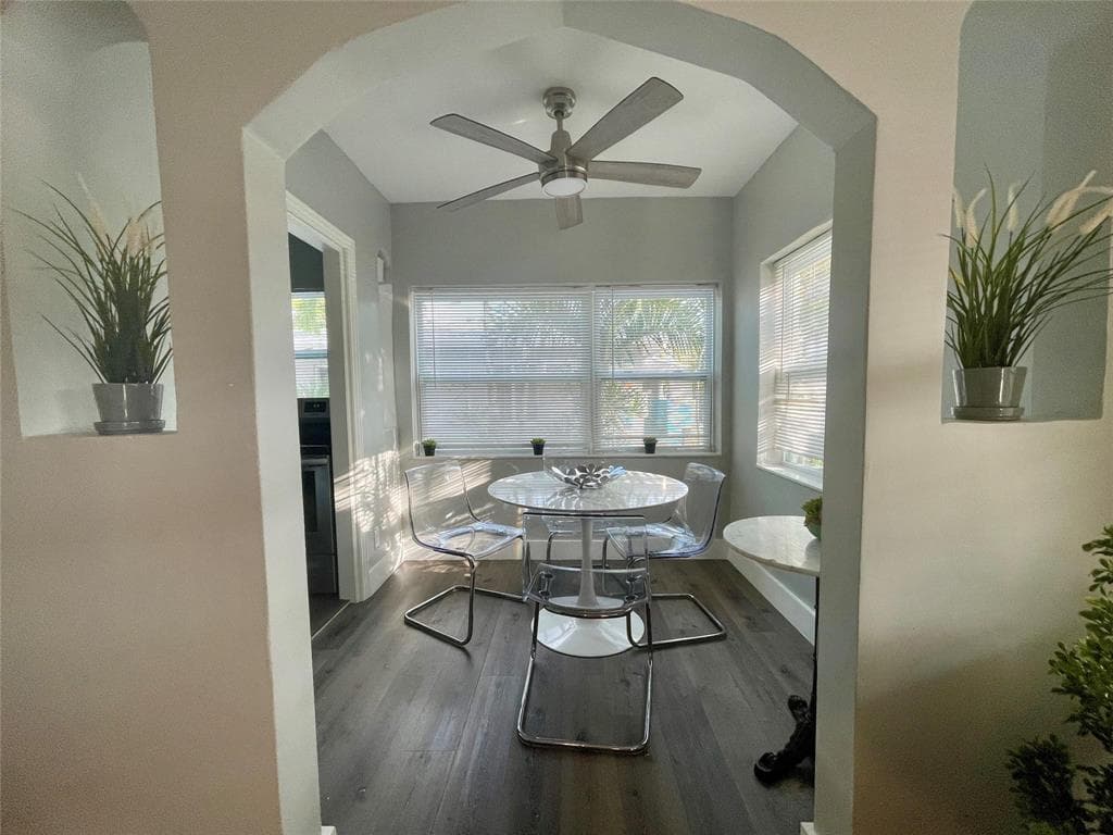 832 NE 17th Avenue, Fort Lauderdale, FL 33304 — photo 4 of 13