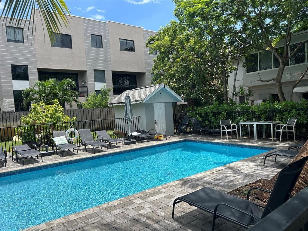 832 NE 17th Avenue, Fort Lauderdale, FL 33304 — photo 12 of 13