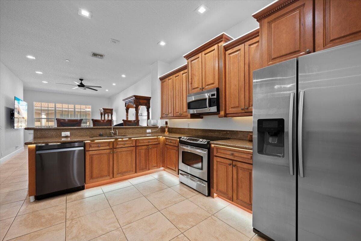 5102 Artesa Way W, Palm Beach Gardens, FL 33418 — photo 1 of 49