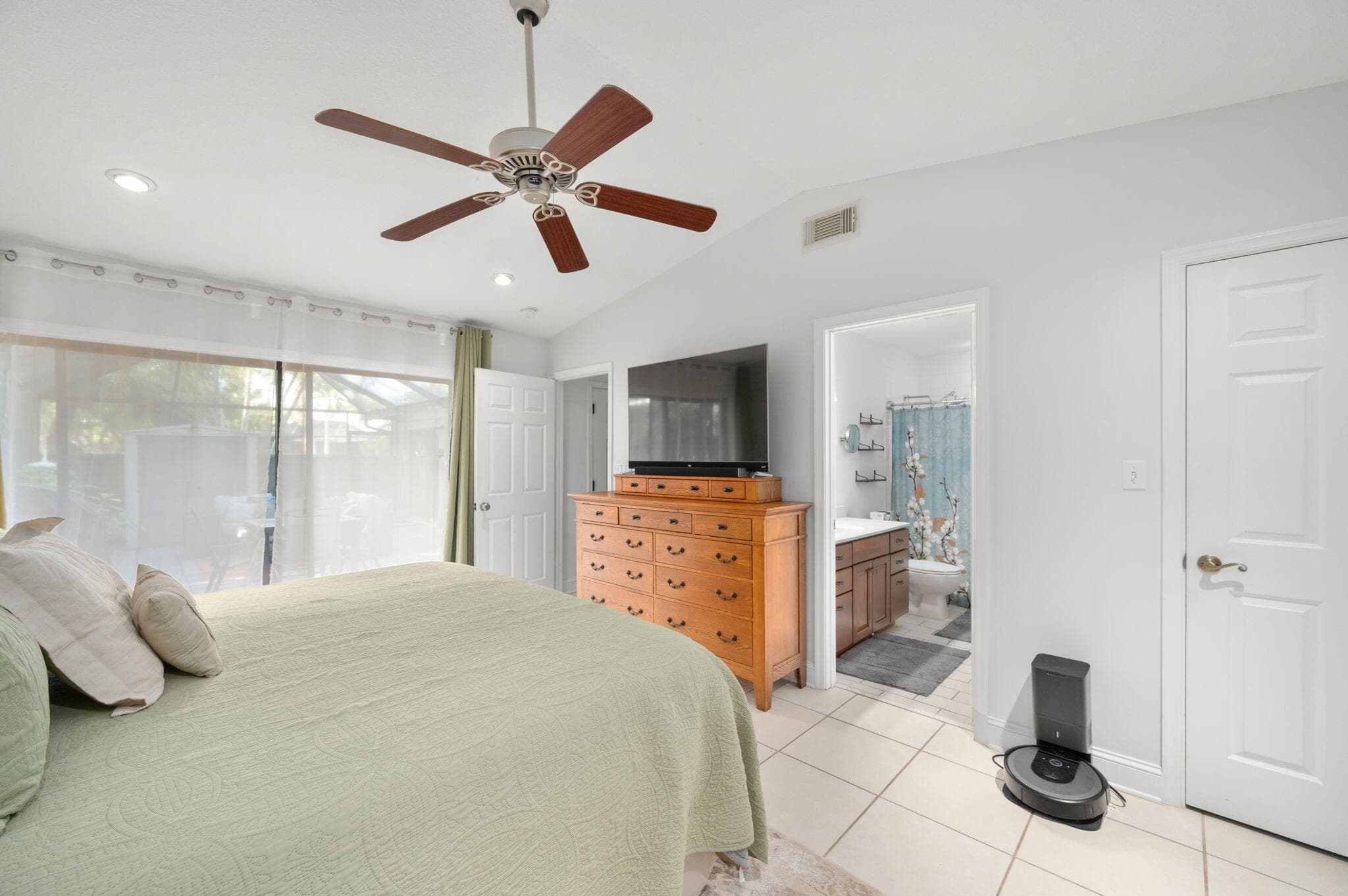 1433 Captains Walk 18d, Fort Pierce, FL 34950 — photo 10 of 19