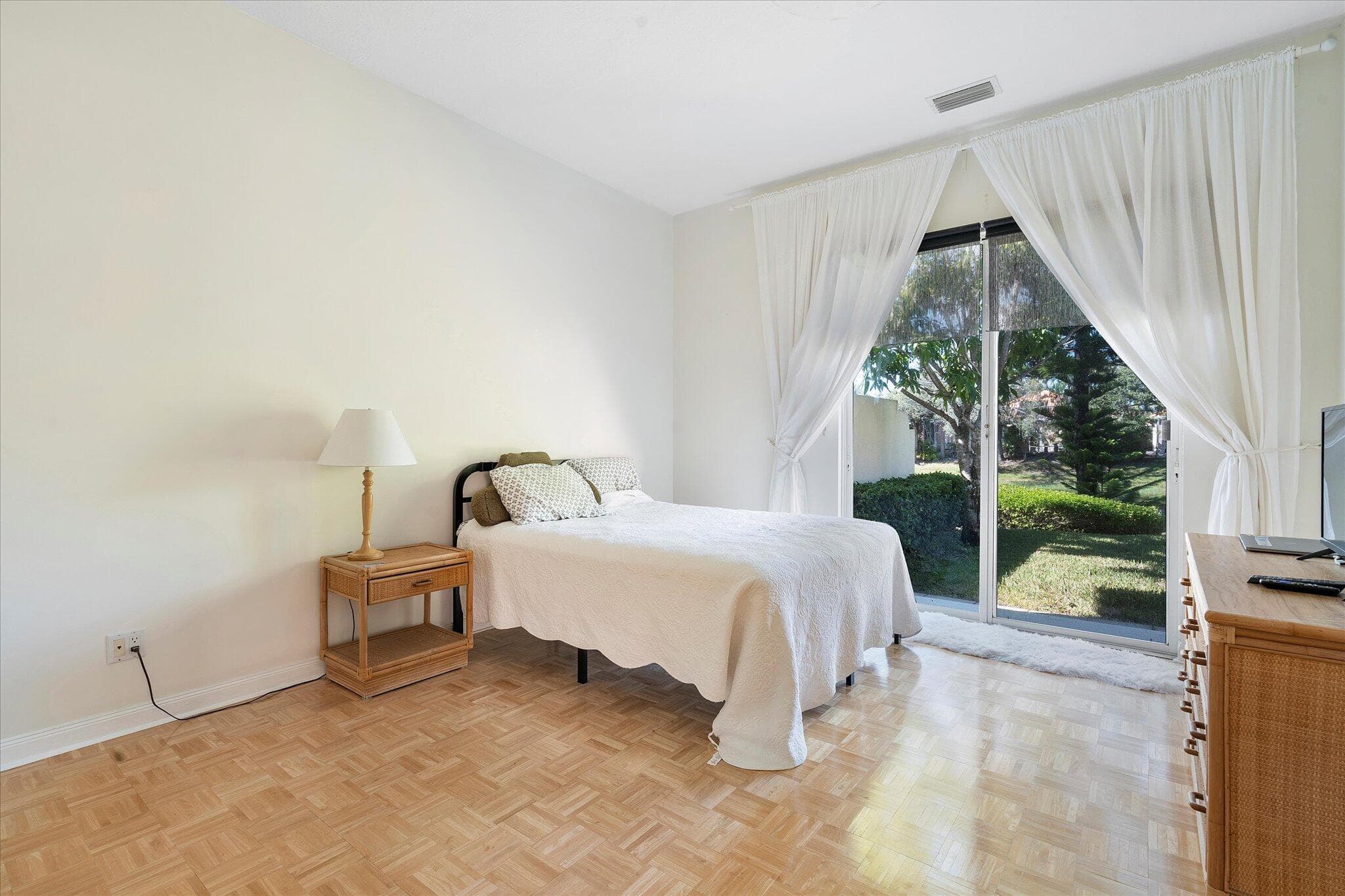2563 James River Road, West Palm Beach, FL 33411 — photo 9 of 39
