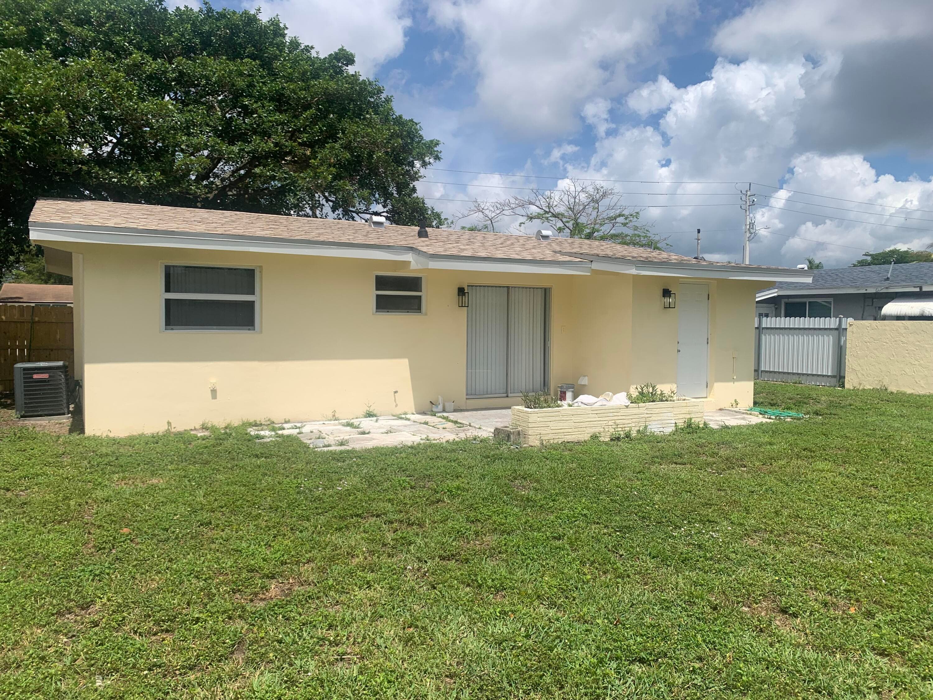 Single Family Residence in Miramar — photo 4 of 23