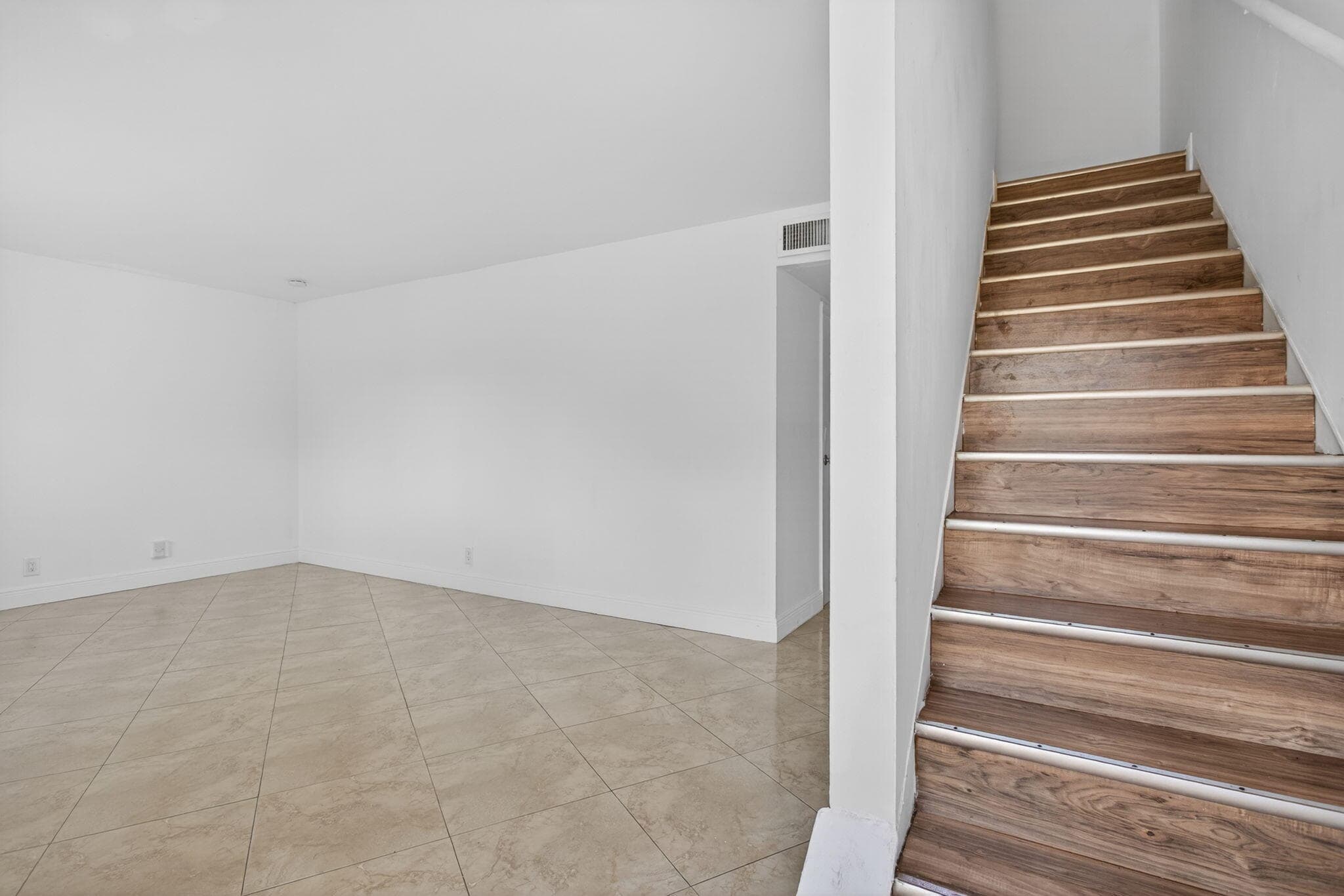 5646 Blueberry Court 23, Lauderhill, FL 33313 — photo 6 of 36