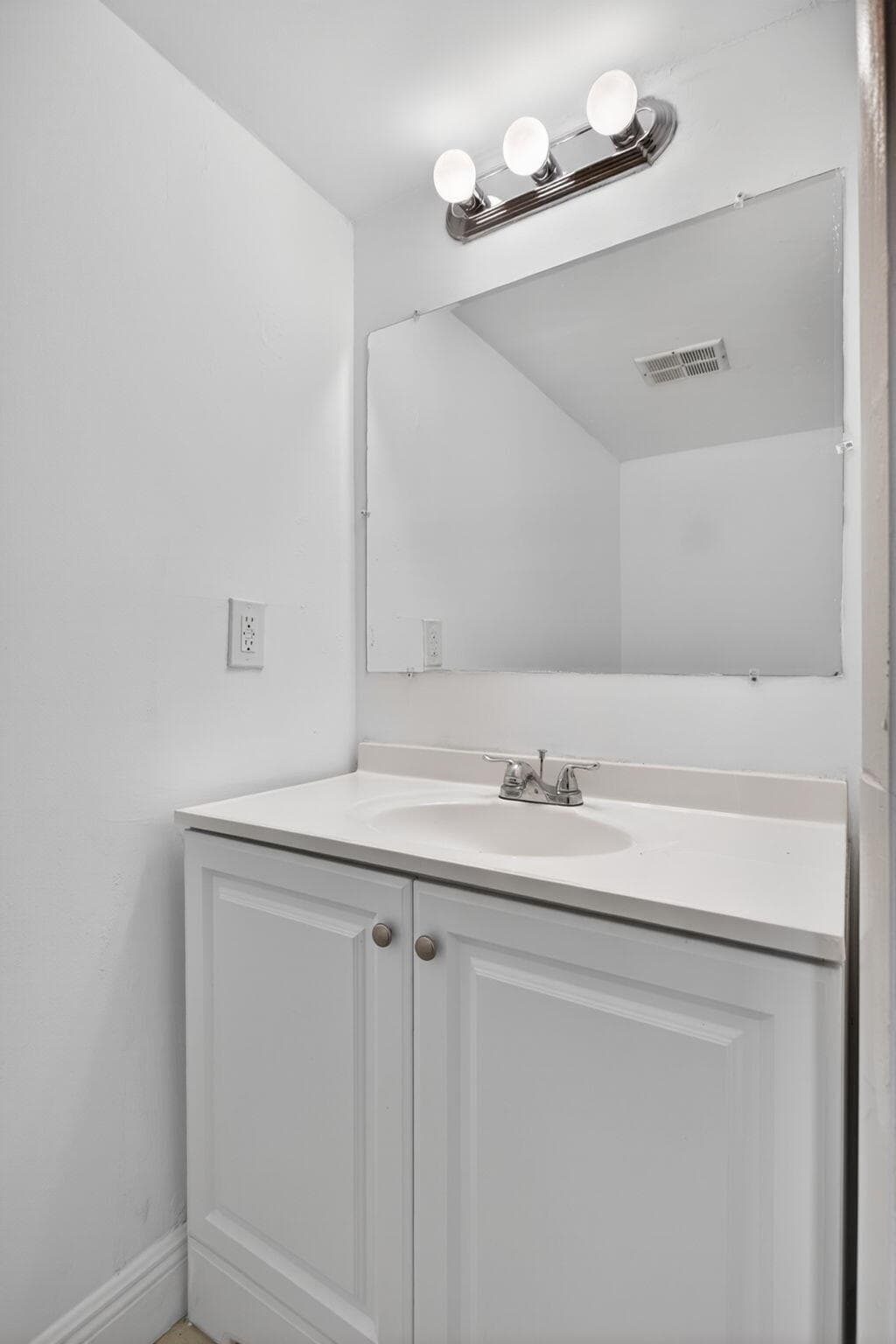 5646 Blueberry Court 23, Lauderhill, FL 33313 — photo 8 of 36
