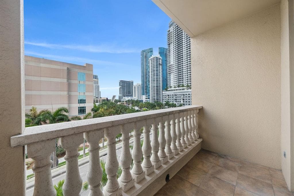 511 SE 5 Avenue 615, Fort Lauderdale, FL 33301 — photo 5 of 30