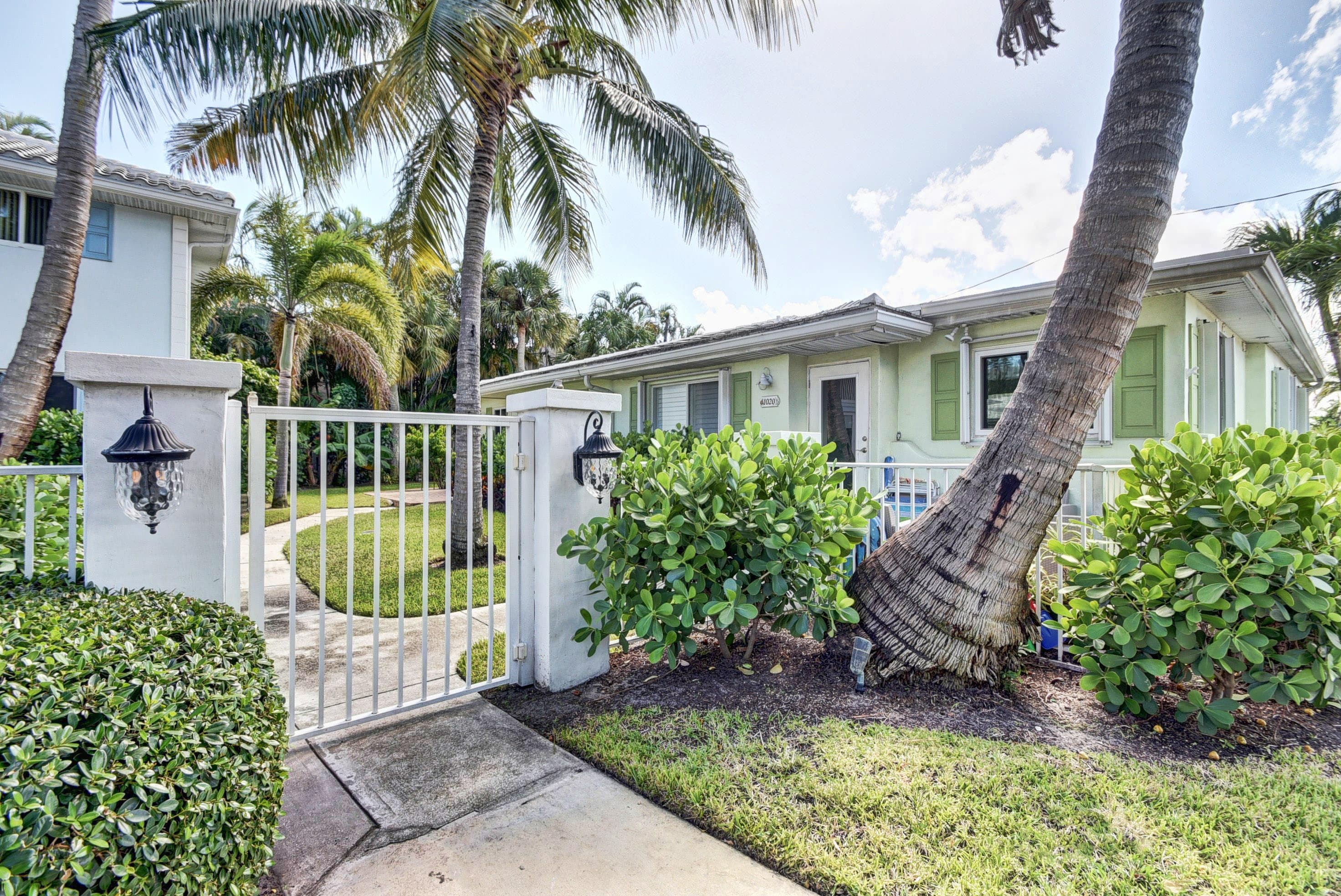 1020 Casuarina Road, Delray Beach, FL 33483 — photo 14 of 17