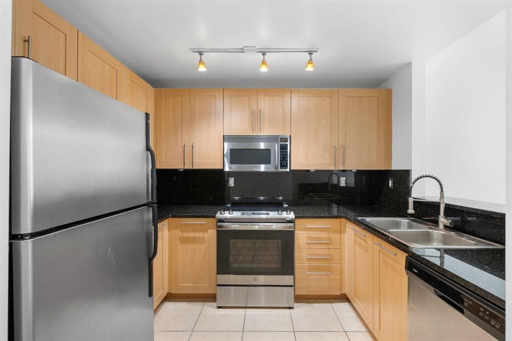 511 SE 5 Avenue 615, Fort Lauderdale, FL 33301 — photo 3 of 30