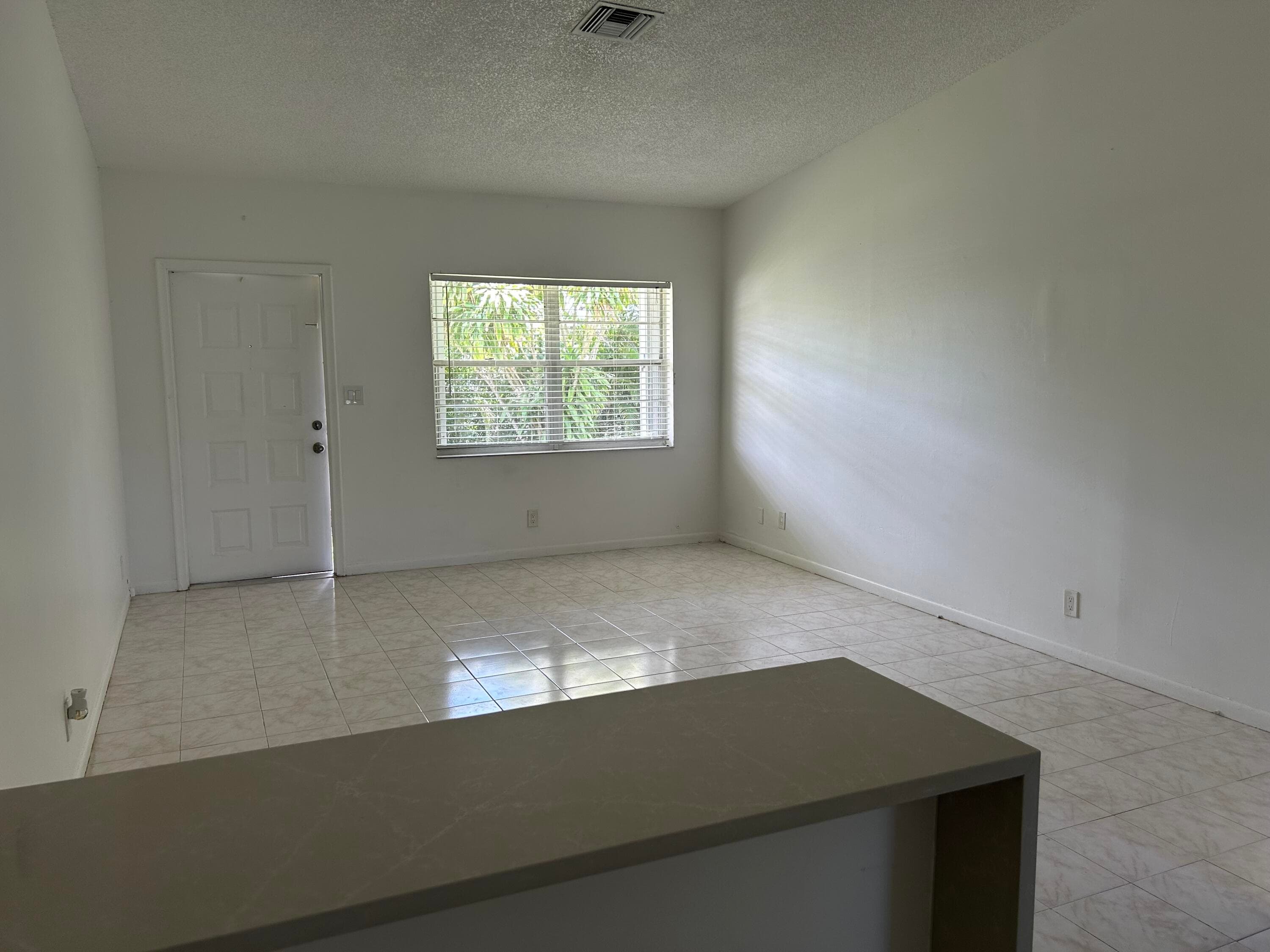6140 SW 41st Court 1, Davie, FL 33314 — photo 5 of 35