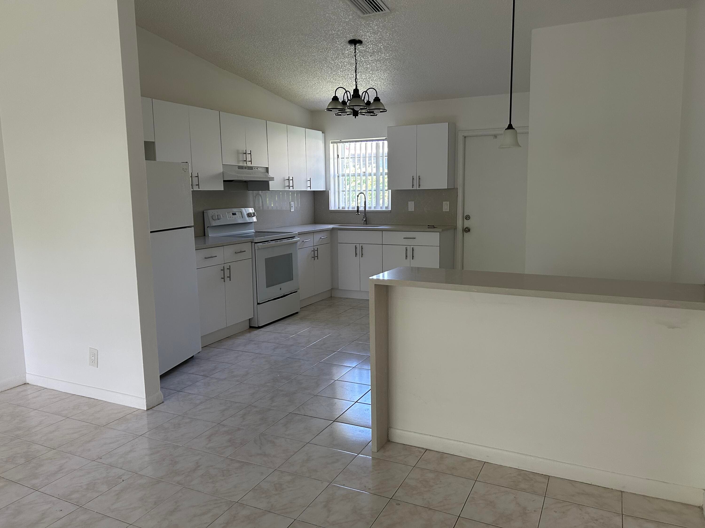 6140 SW 41st Court 1, Davie, FL 33314 — photo 3 of 35