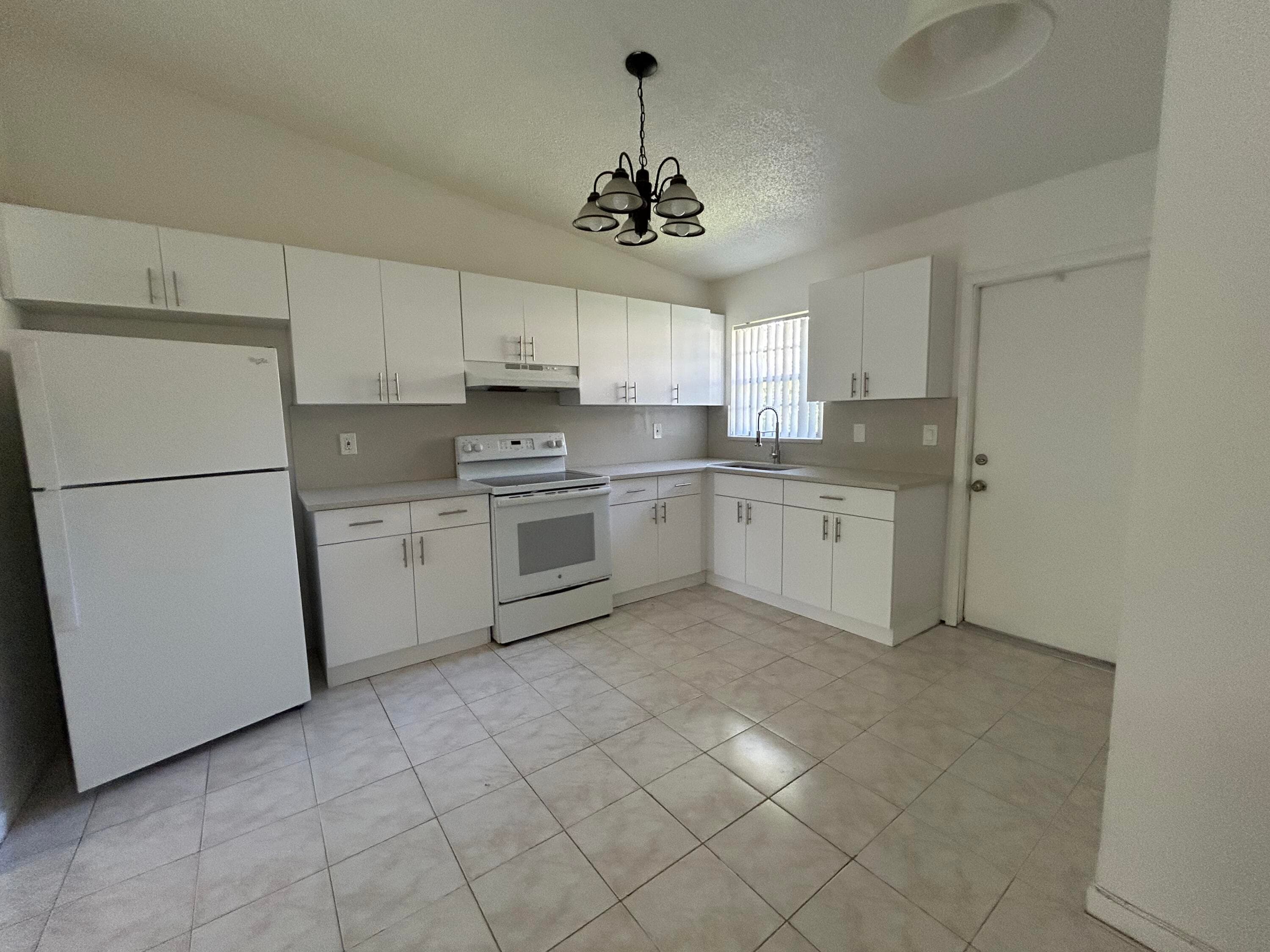 6140 SW 41st Court 1, Davie, FL 33314 — photo 15 of 35