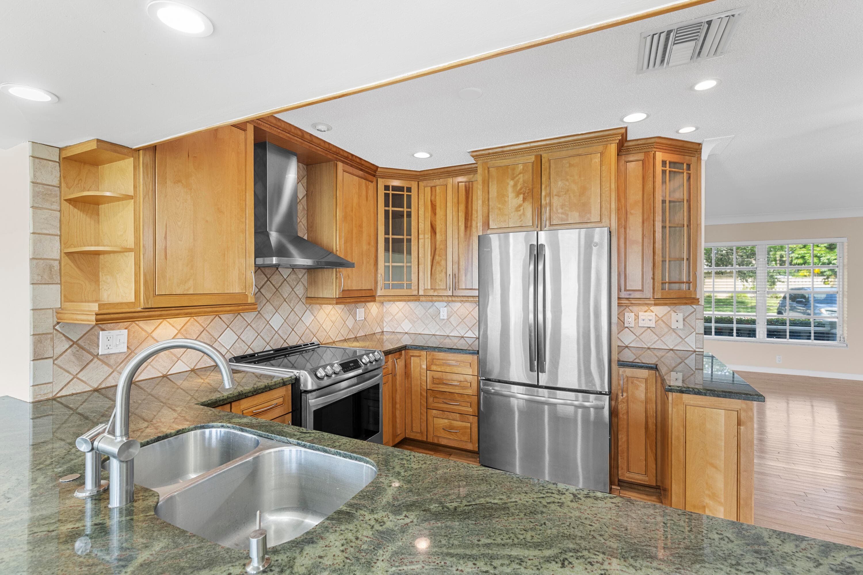 1424 SE 12th Avenue, Deerfield Beach, FL 33441 — photo 6 of 41