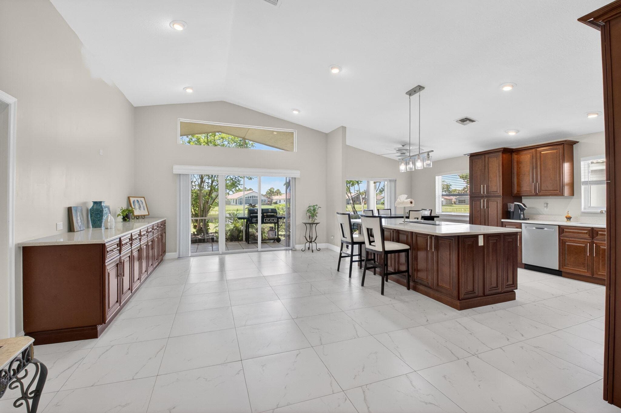 6738 Sun River Road, Boynton Beach, FL 33437 — photo 8 of 59