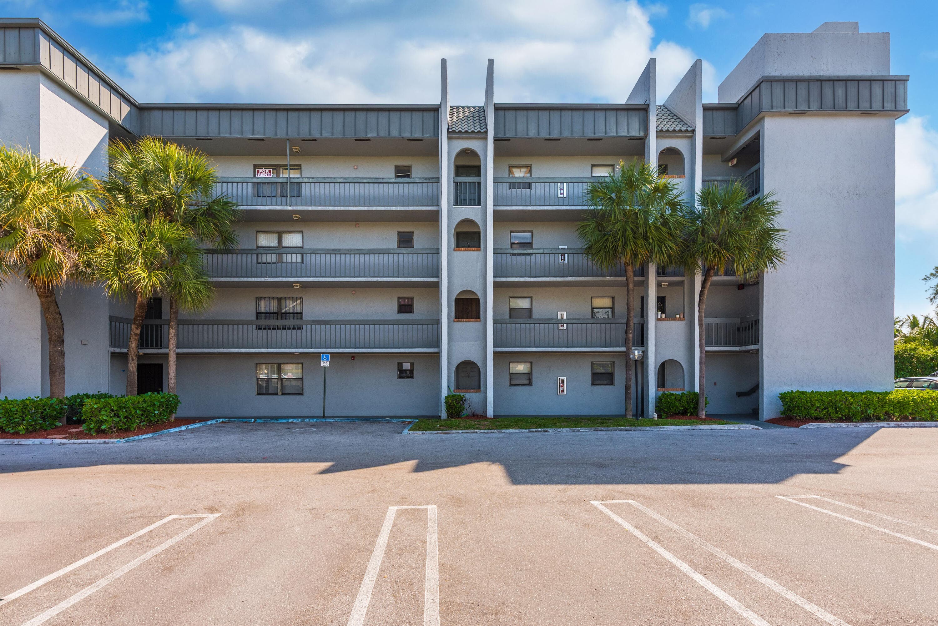 1700 N Congress 302, West Palm Beach, FL 33401 — photo 2 of 26