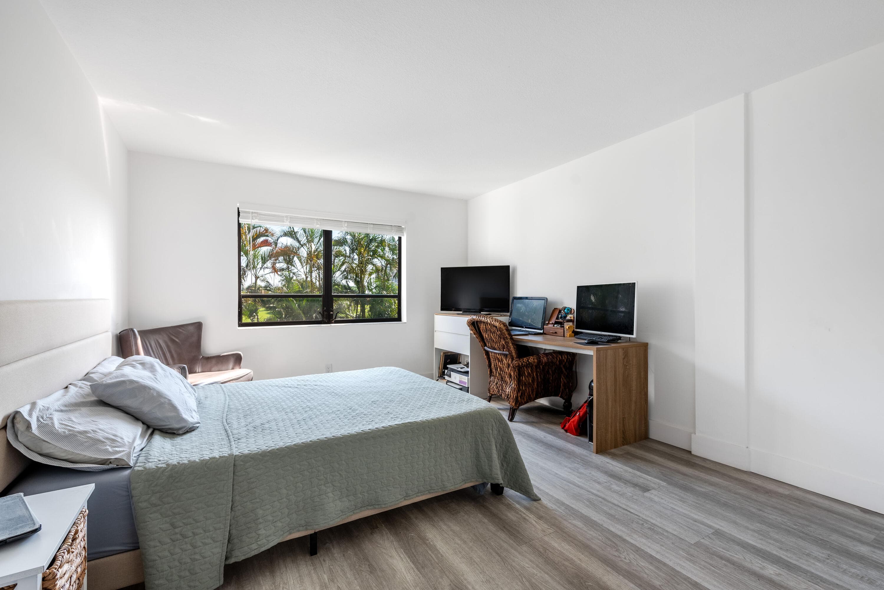 1700 N Congress 302, West Palm Beach, FL 33401 — photo 20 of 26