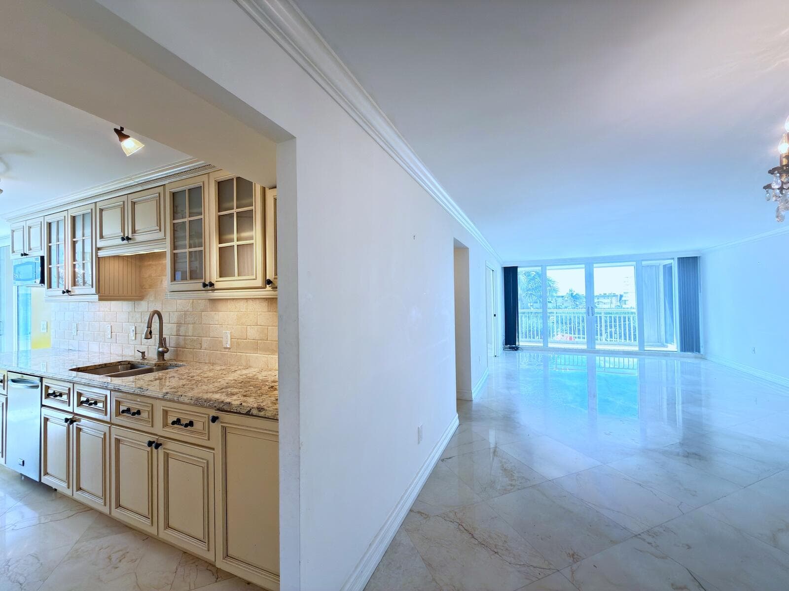 3546 S Ocean Boulevard 410, South Palm Beach, FL 33480 — photo 8 of 70