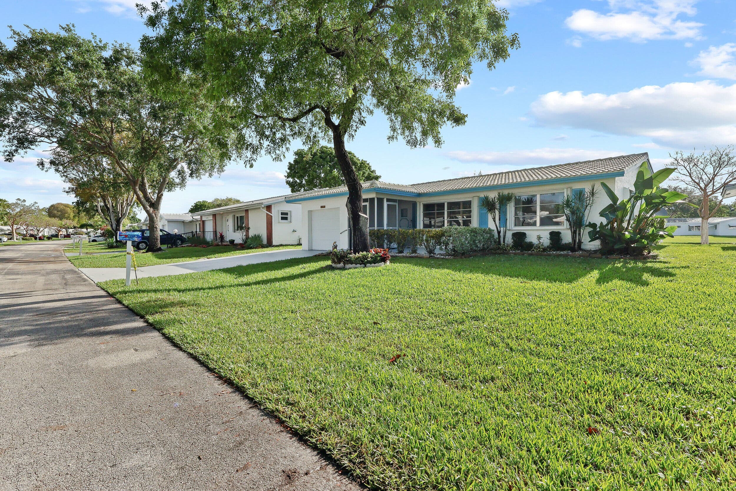 1124 NW 90th Way, Plantation, FL 33322 — photo 2 of 53