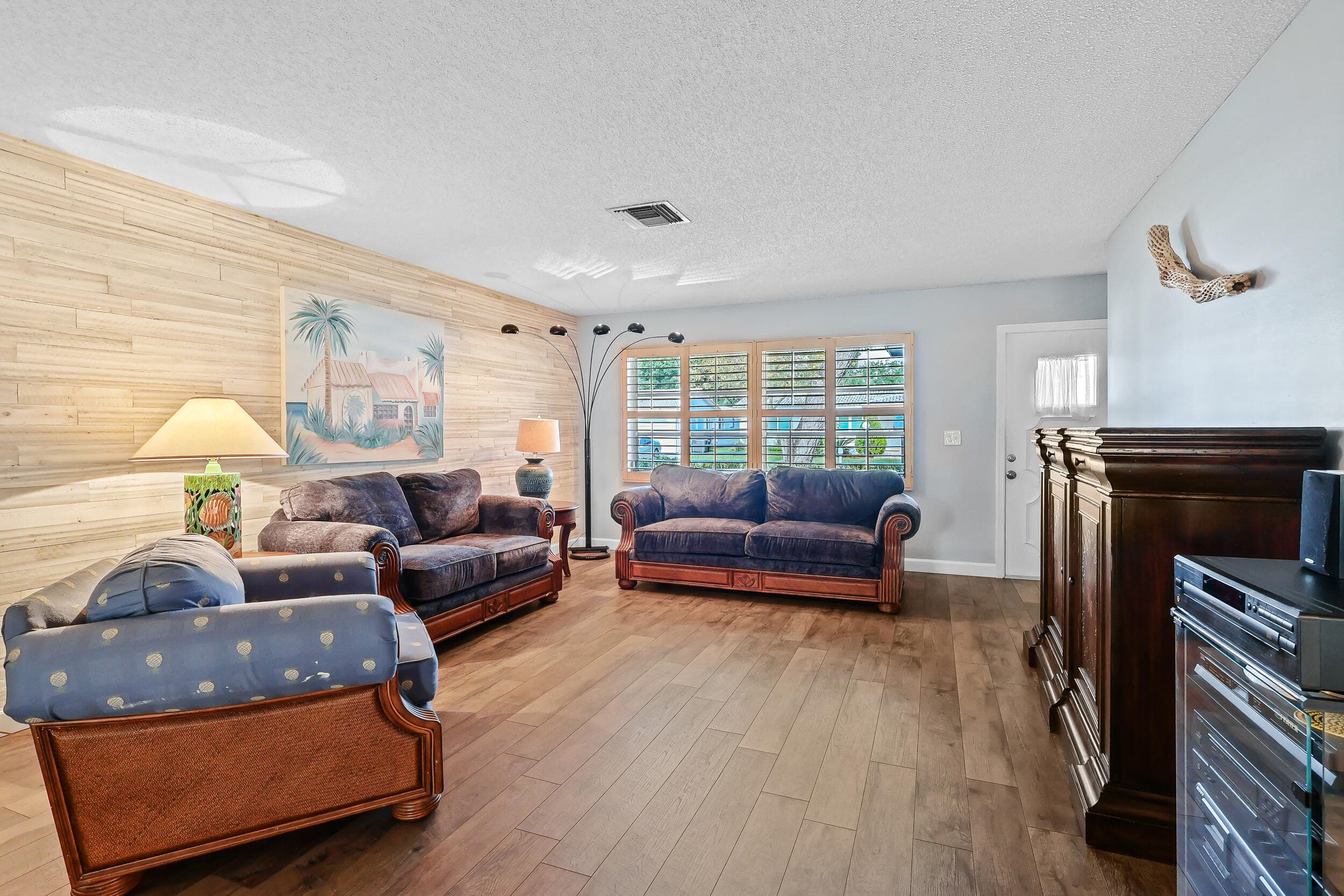 1124 NW 90th Way, Plantation, FL 33322 — photo 5 of 53