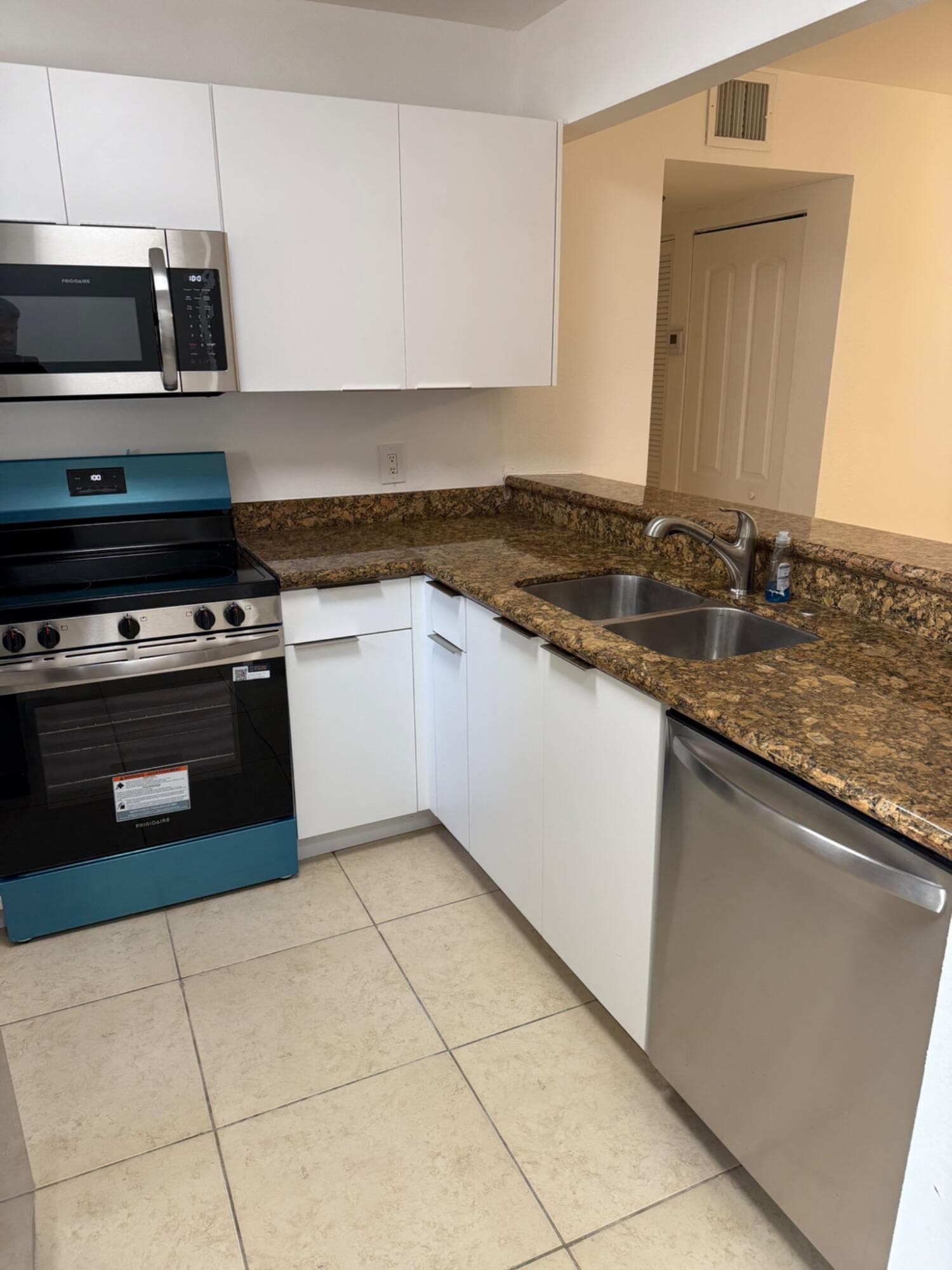 1515 Lake Crystal Drive B, West Palm Beach, FL 33411 — photo 7 of 30