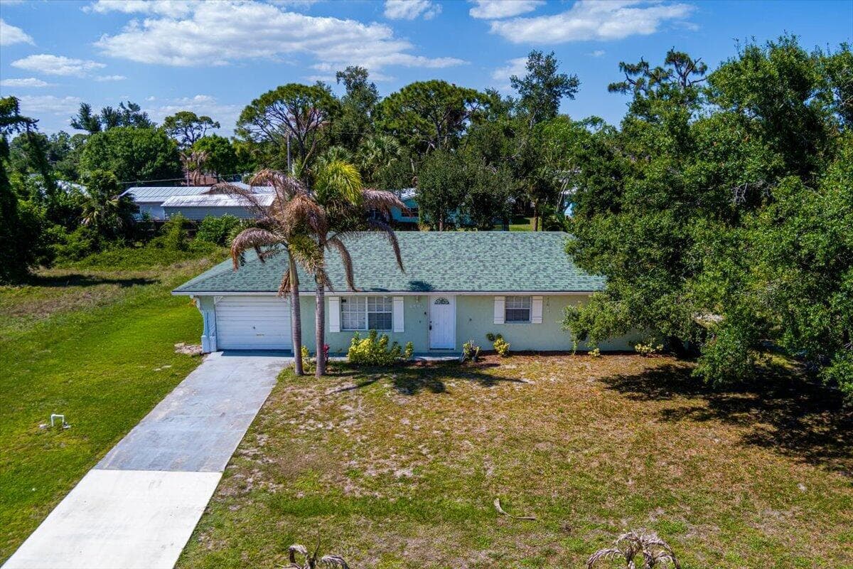 6602 Fort Walton Avenue, Fort Pierce, FL 34951 — photo 2 of 40