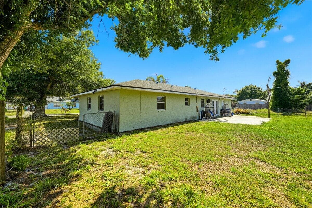 6602 Fort Walton Avenue, Fort Pierce, FL 34951 — photo 30 of 40