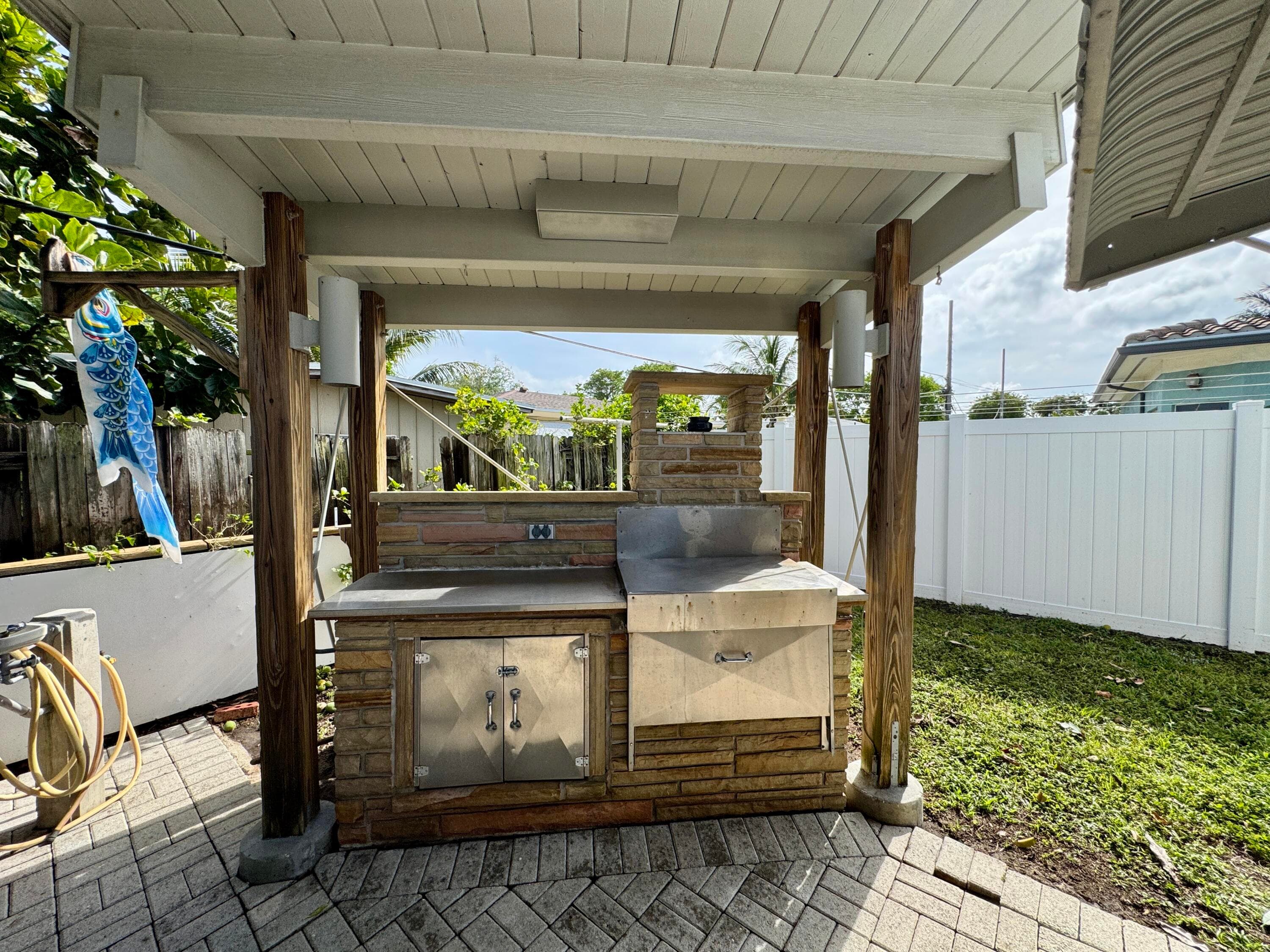 2560 NE 20th Street, Pompano Beach, FL 33062 — photo 21 of 24
