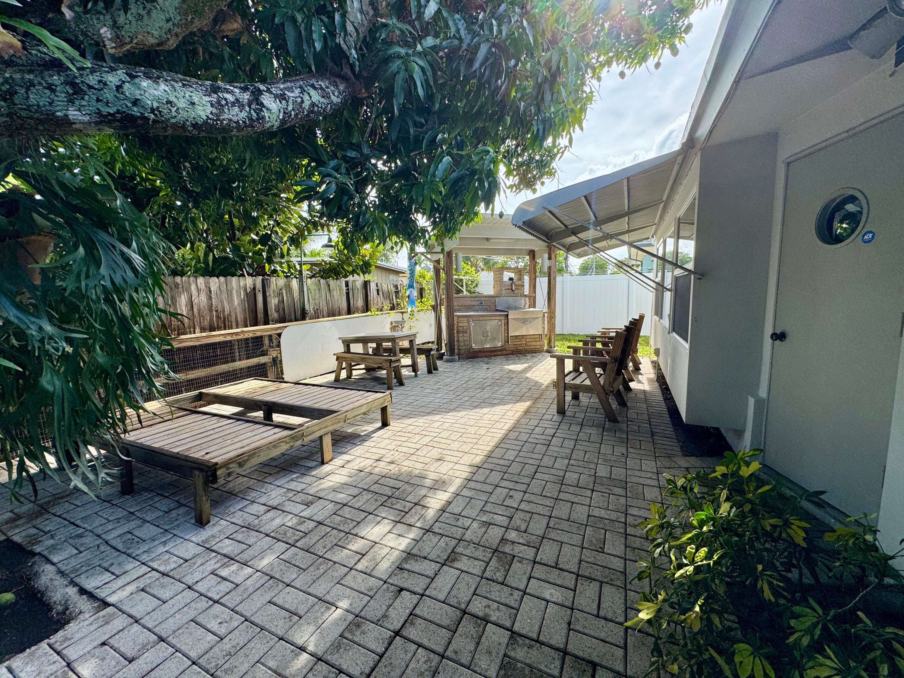 2560 NE 20th Street, Pompano Beach, FL 33062 — photo 19 of 24