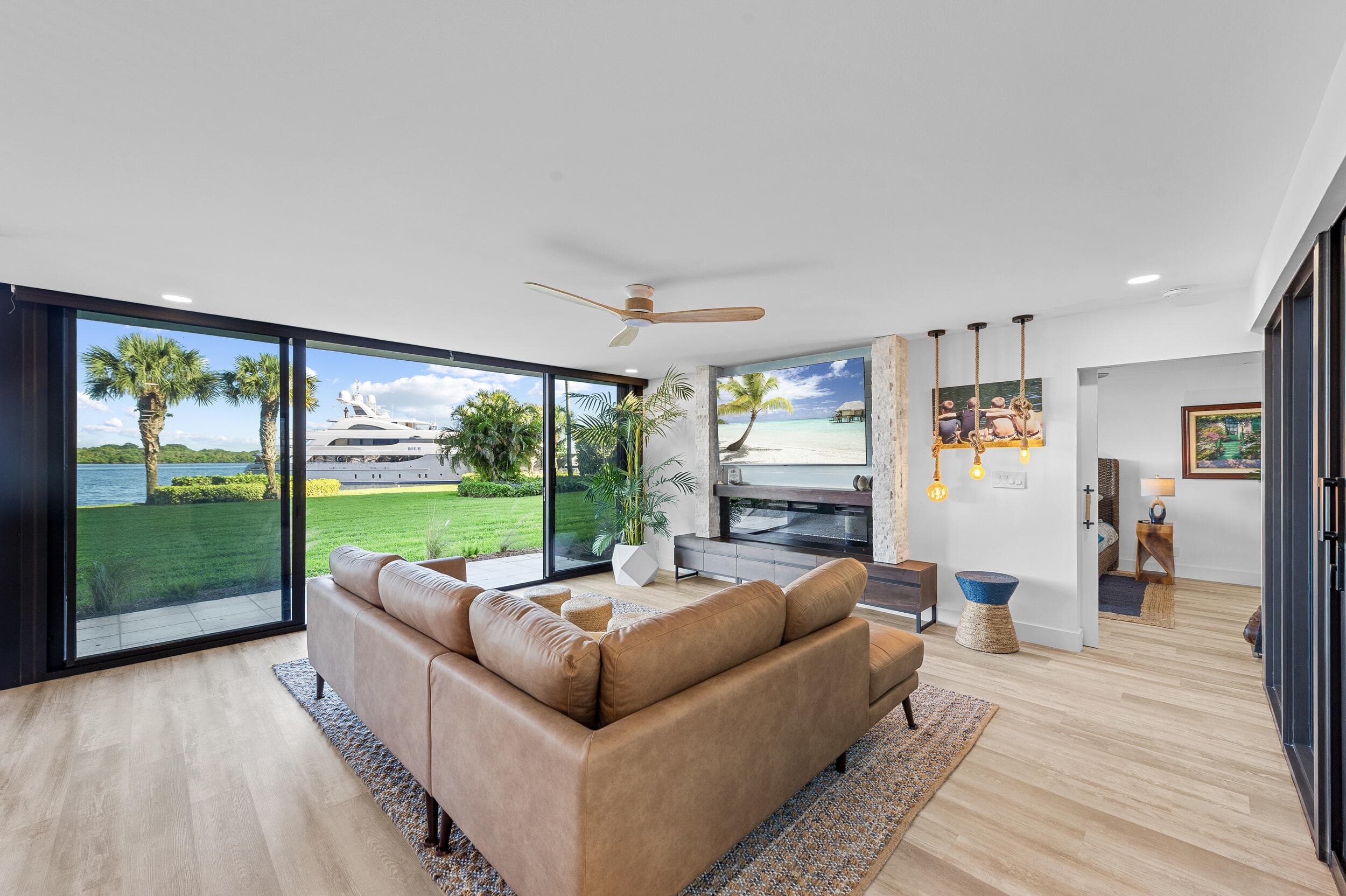 124 Lakeshore Drive G35, North Palm Beach, FL 33408 — photo 1 of 26