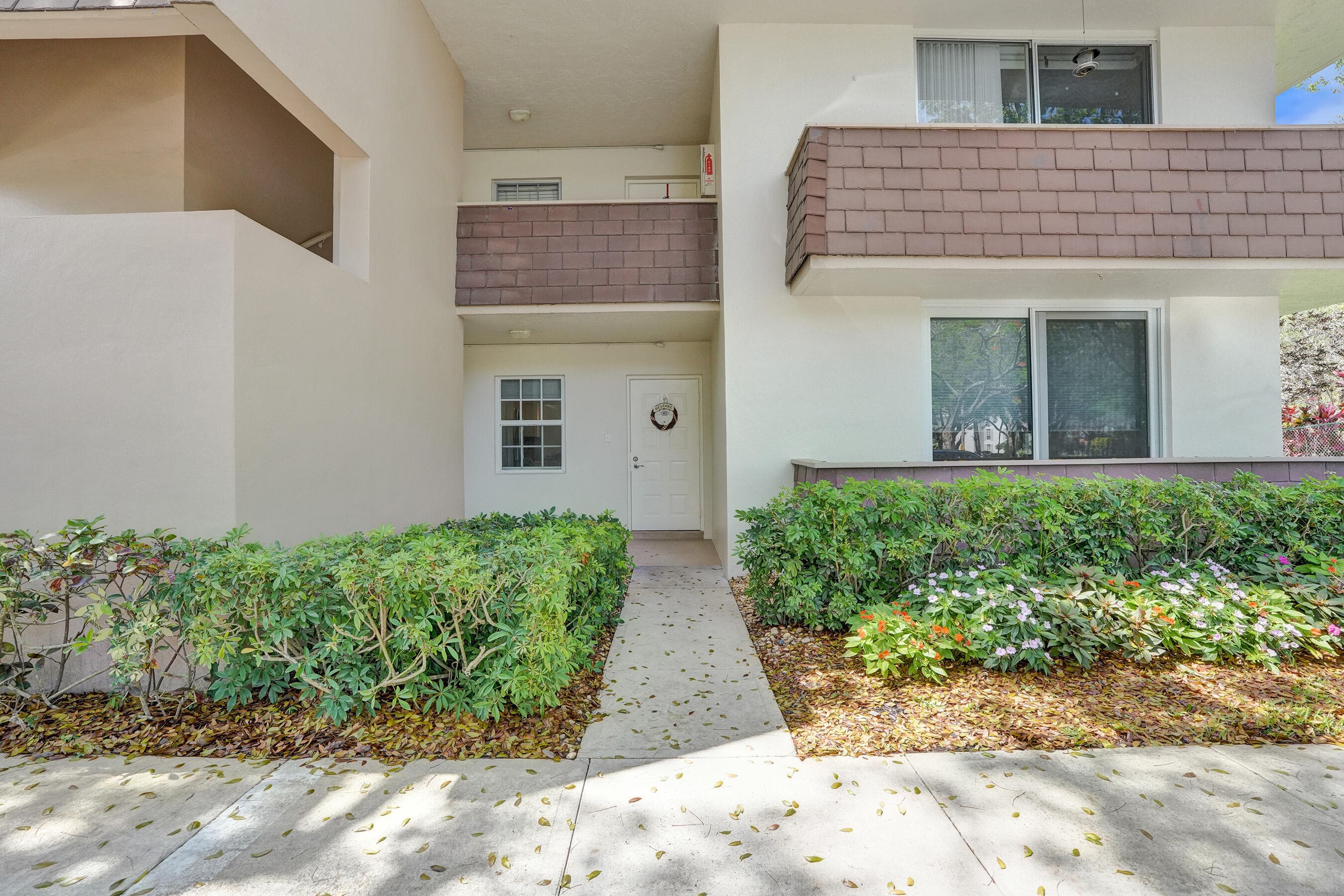 3621 Oaks Clubhouse Drive 101, Pompano Beach, FL 33069 — photo 1 of 46