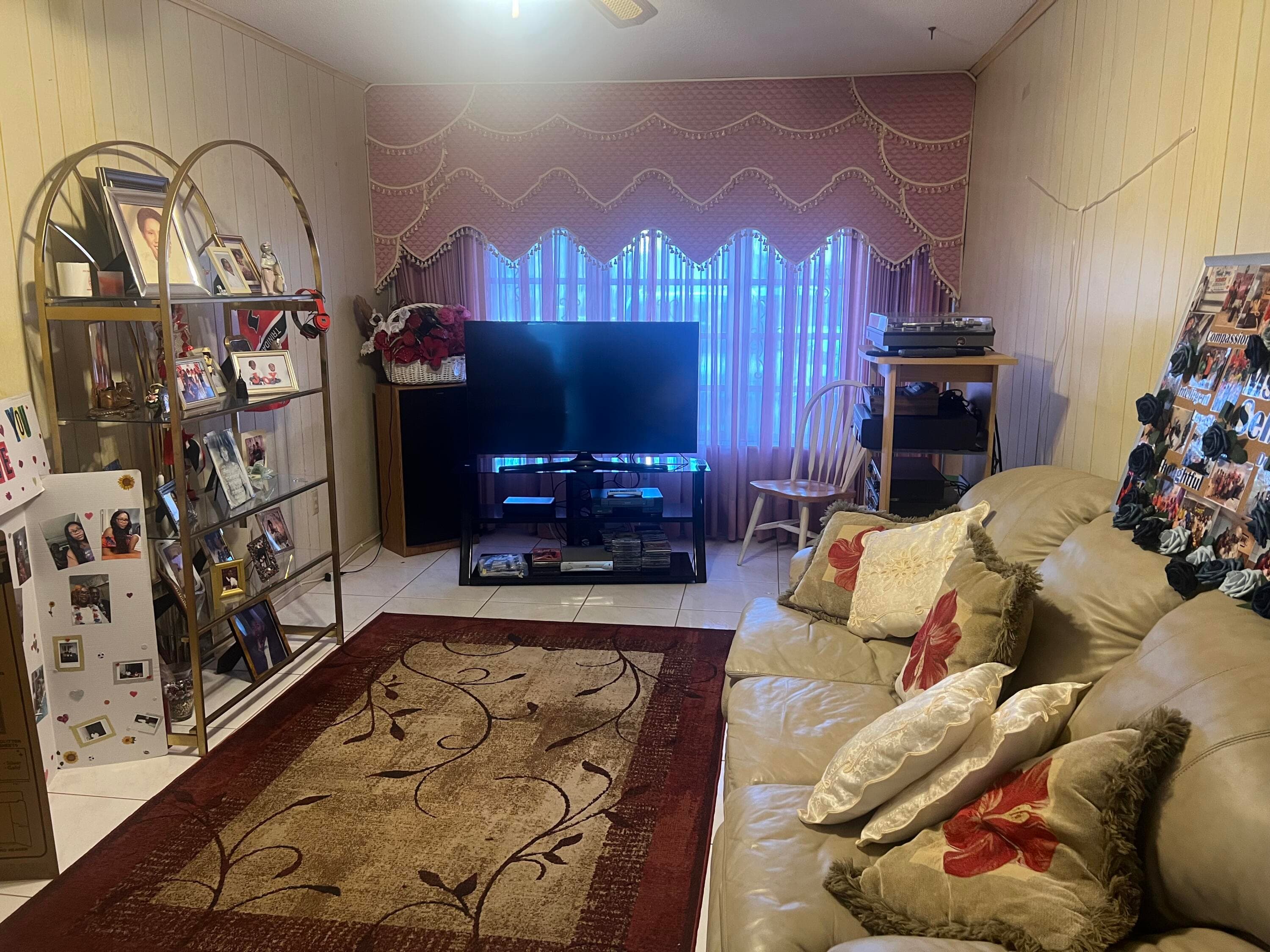 Single Family Residence in Miramar — photo 7 of 14