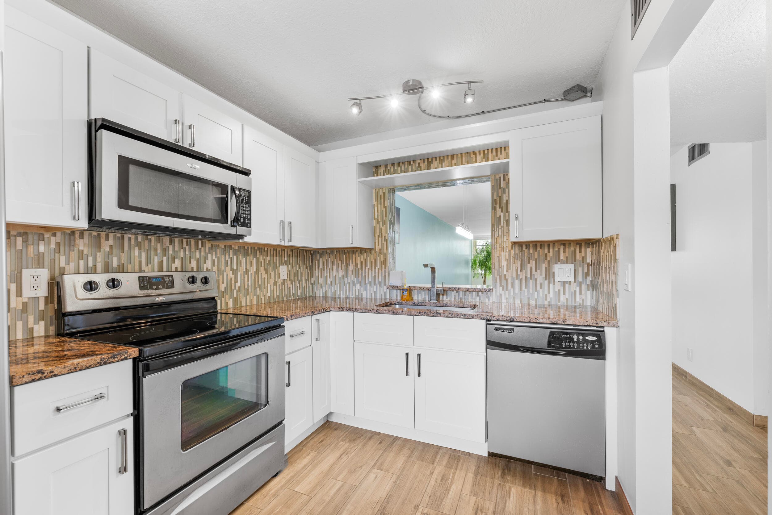 2865 SW 22nd Avenue 105, Delray Beach, FL 33445 — photo 11 of 26