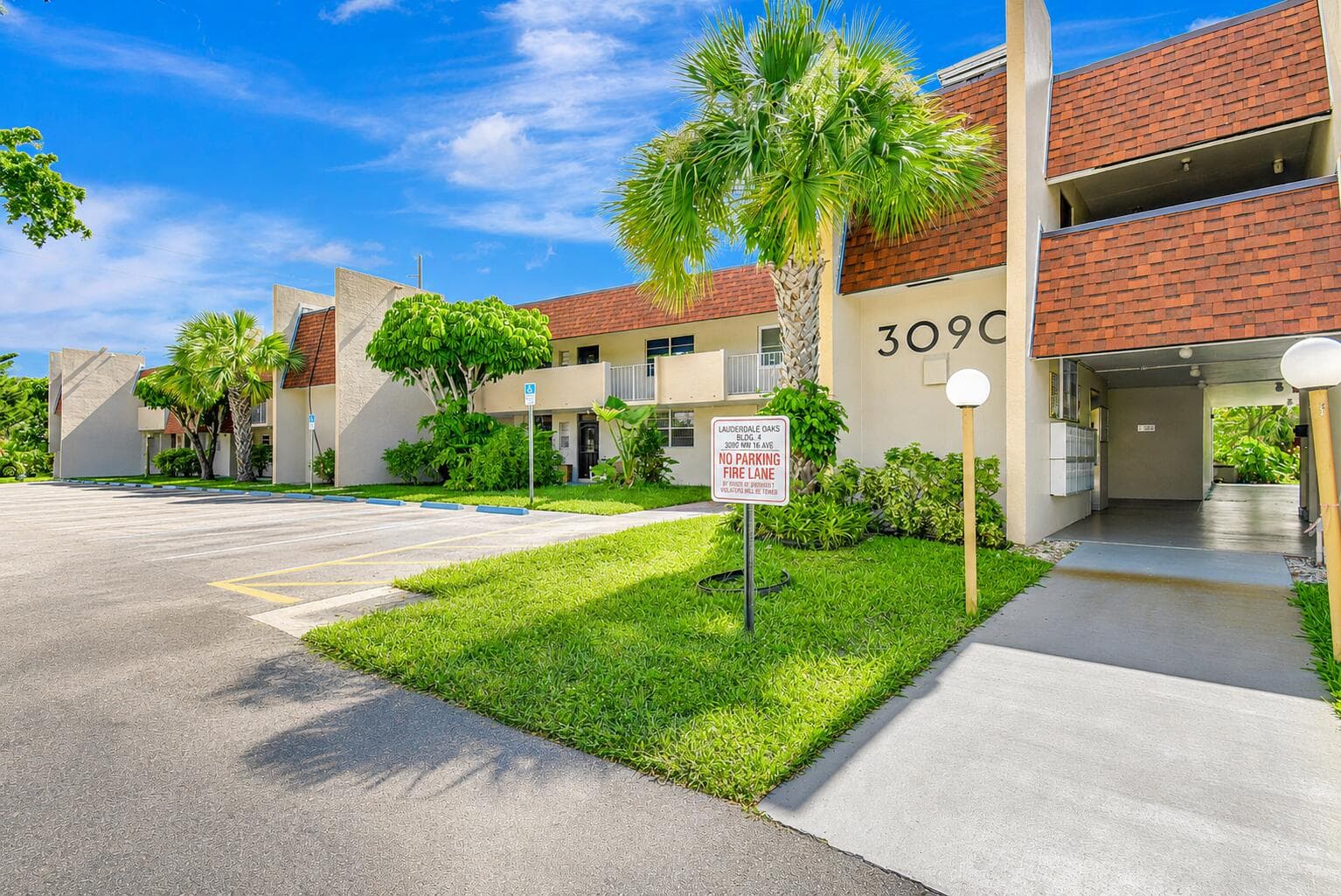 3090 NW 46th Avenue 105c, Lauderdale Lakes, FL 33313 — photo 39 of 42