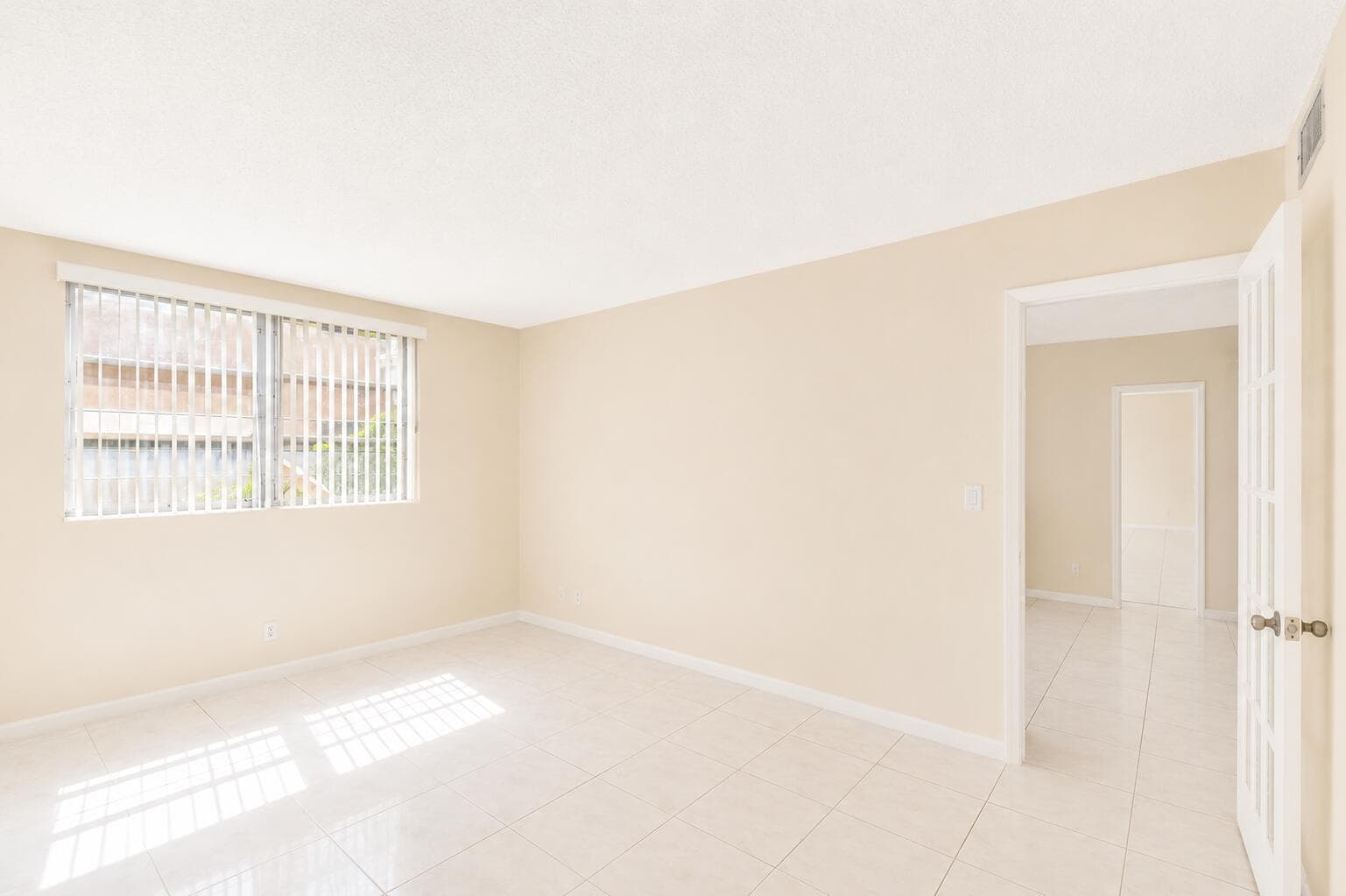 3090 NW 46th Avenue 105c, Lauderdale Lakes, FL 33313 — photo 3 of 42