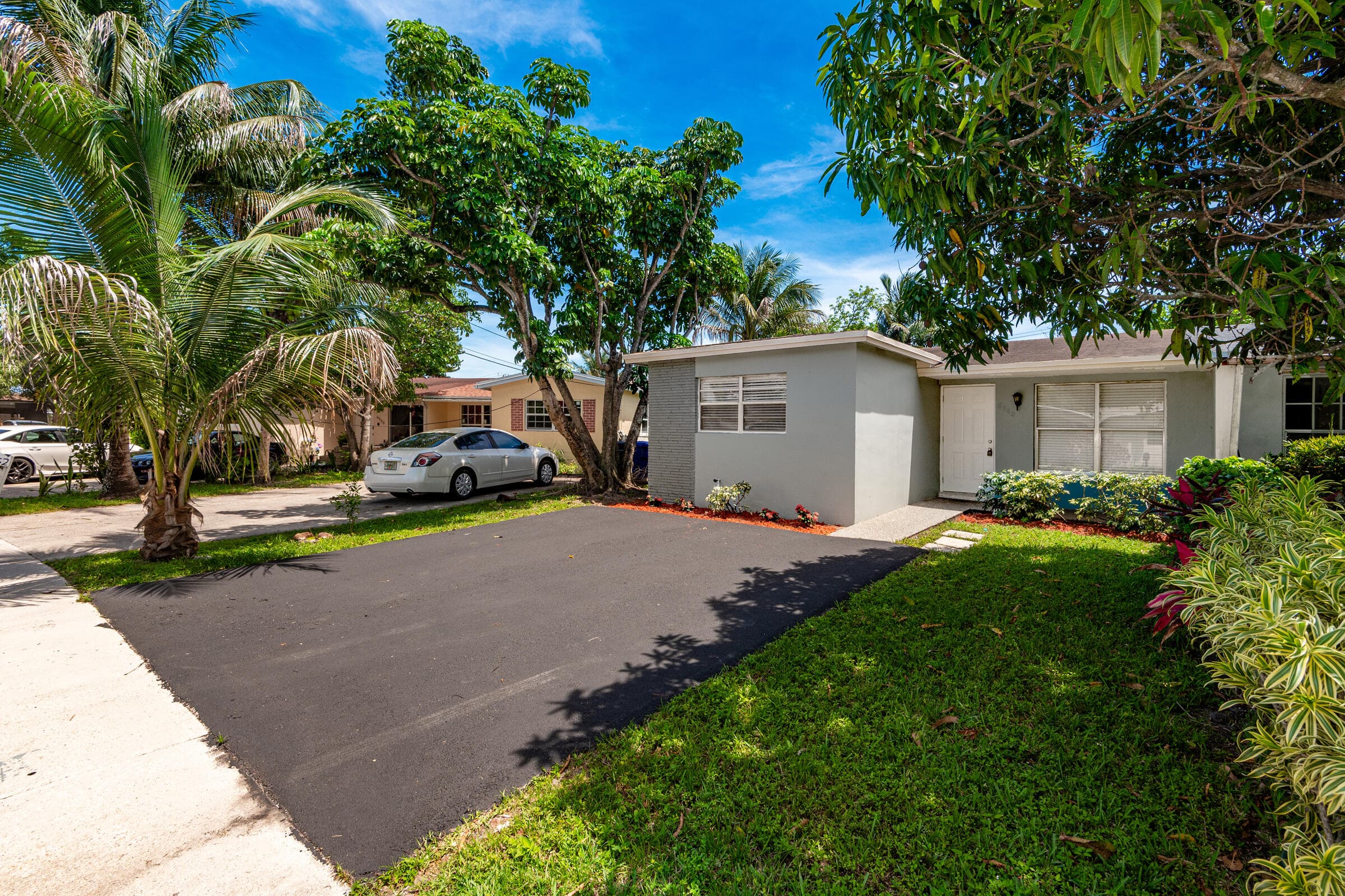 6560 SW 20th Street, North Lauderdale, FL 33068 — photo 2 of 28