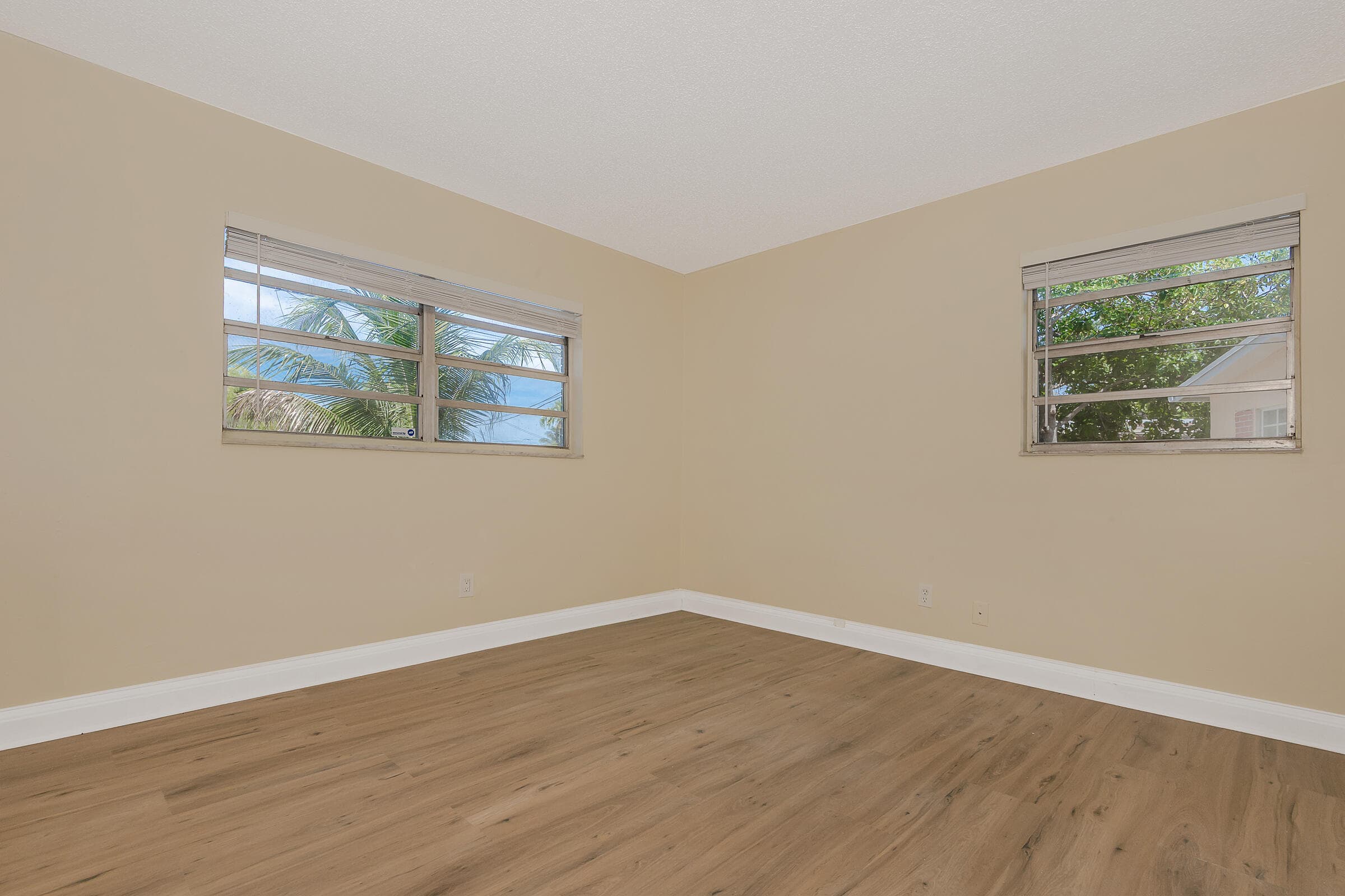 6560 SW 20th Street, North Lauderdale, FL 33068 — photo 9 of 28