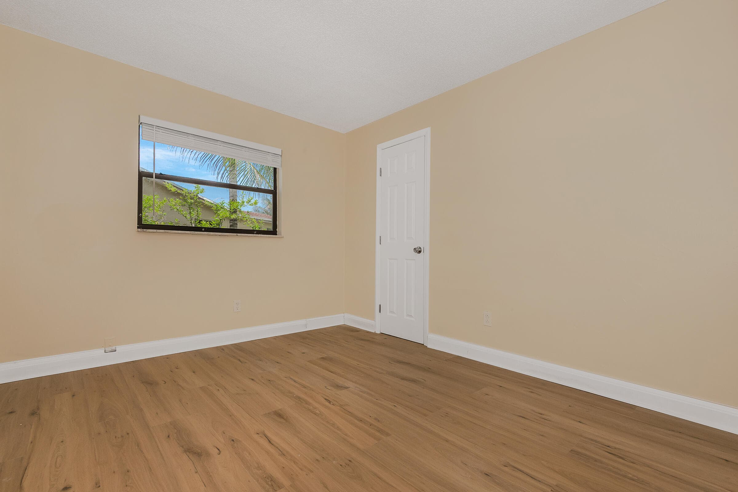 6560 SW 20th Street, North Lauderdale, FL 33068 — photo 16 of 28