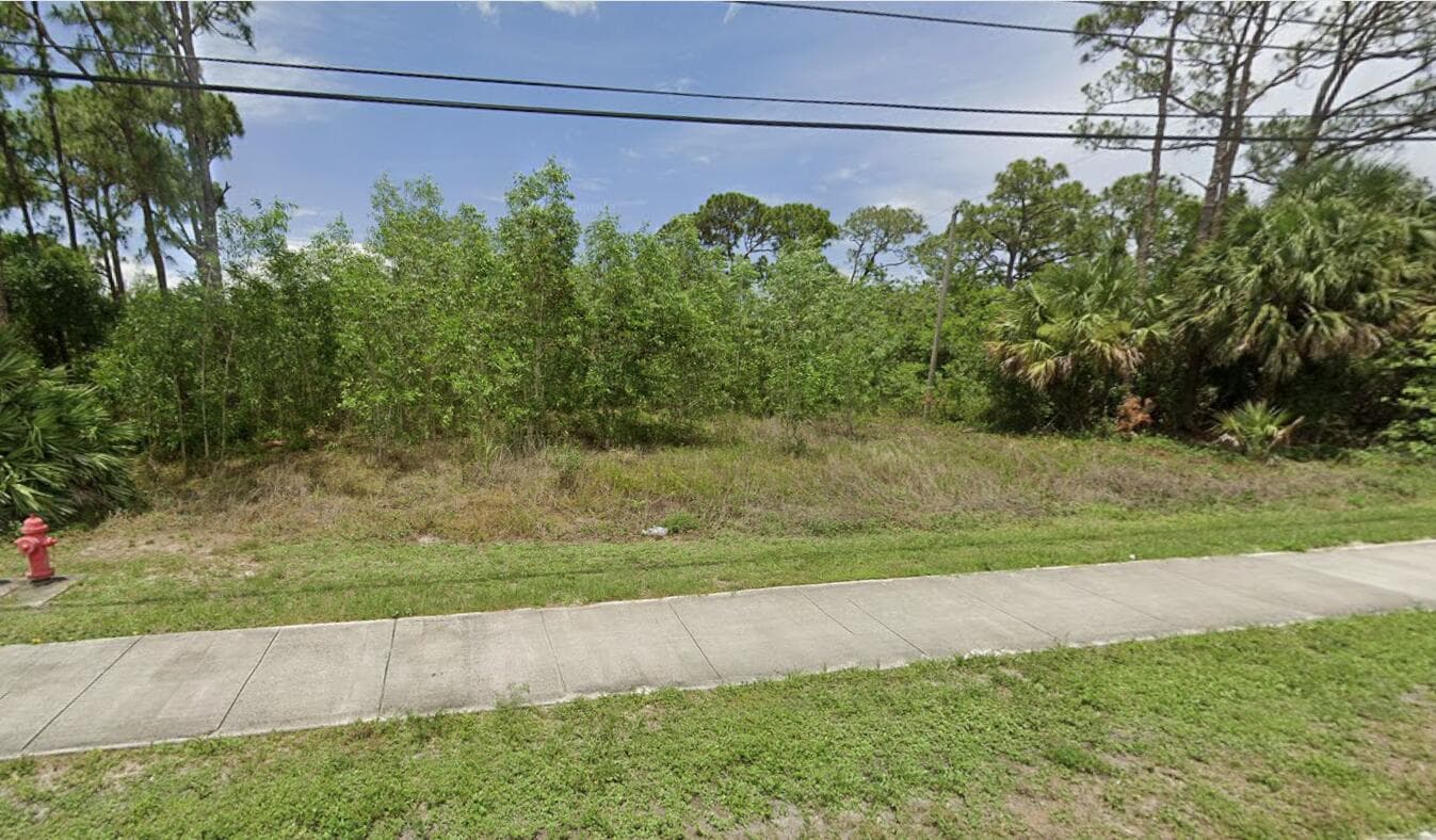 325 NW Prima Vista Boulevard, Port St. Lucie, FL 34983 — photo 2 of 8