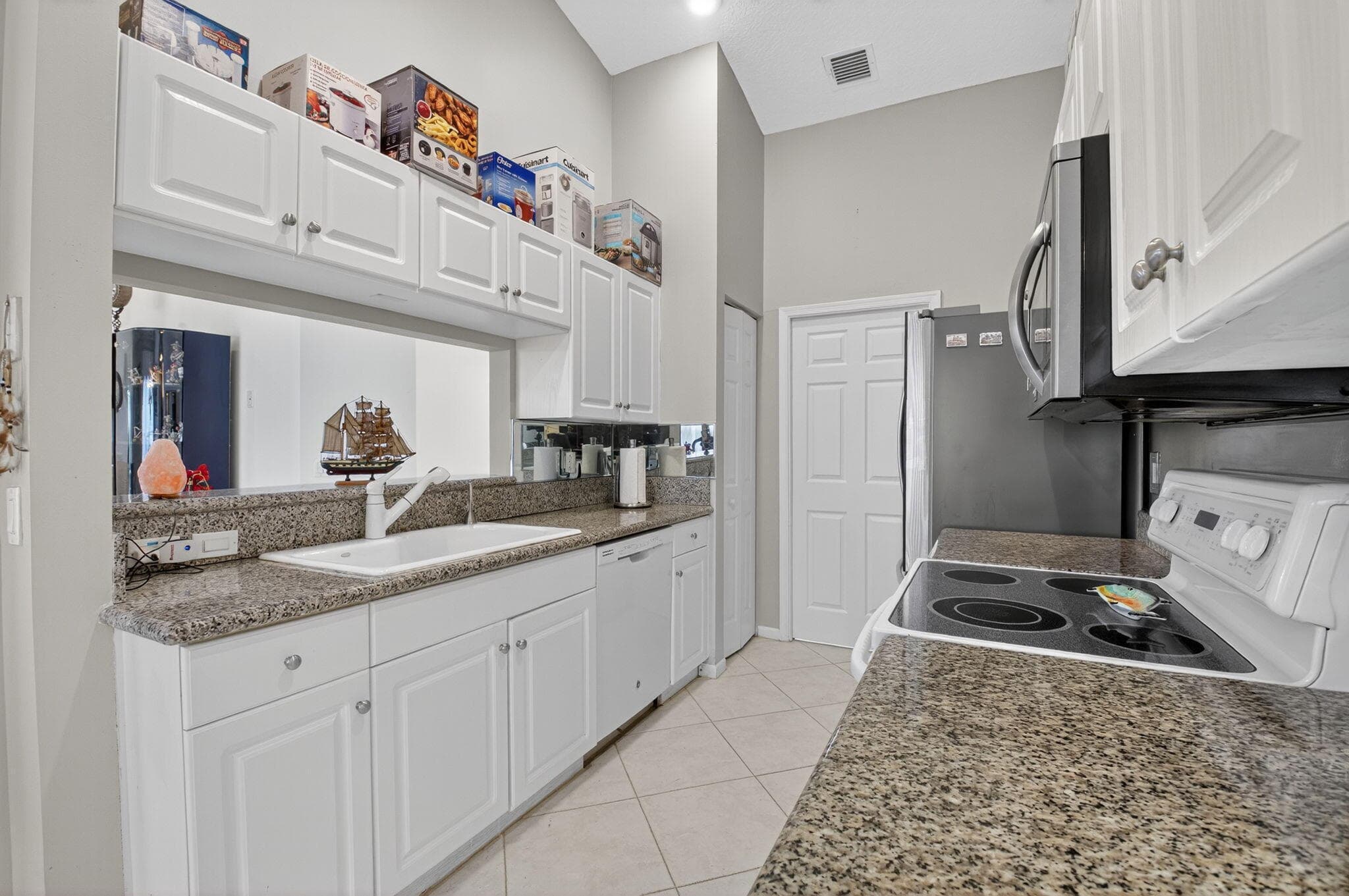 7470 Chorale Road, Boynton Beach, FL 33437 — photo 10 of 74