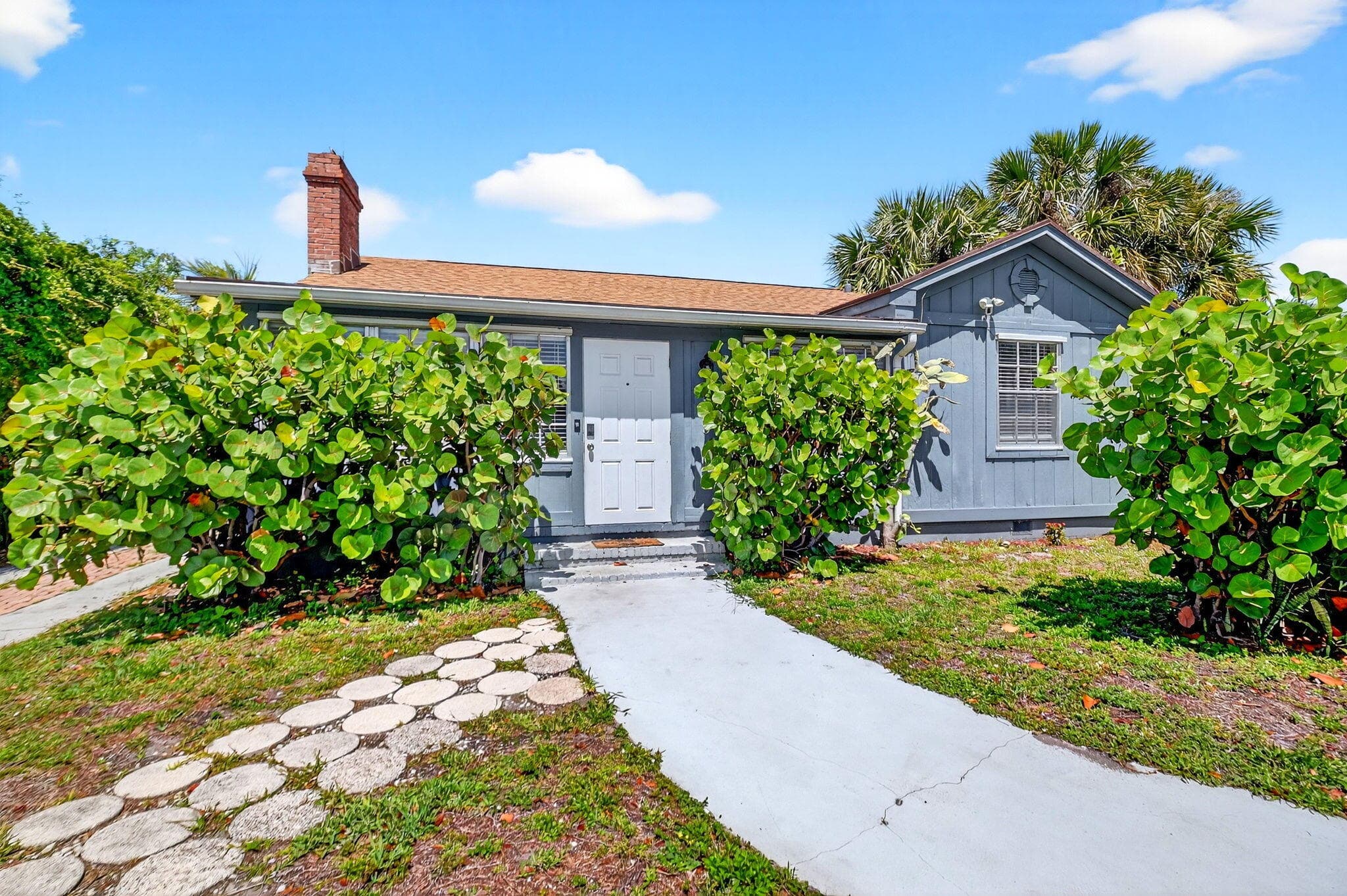 1123 Oak Street, West Palm Beach, FL 33405 — photo 5 of 51