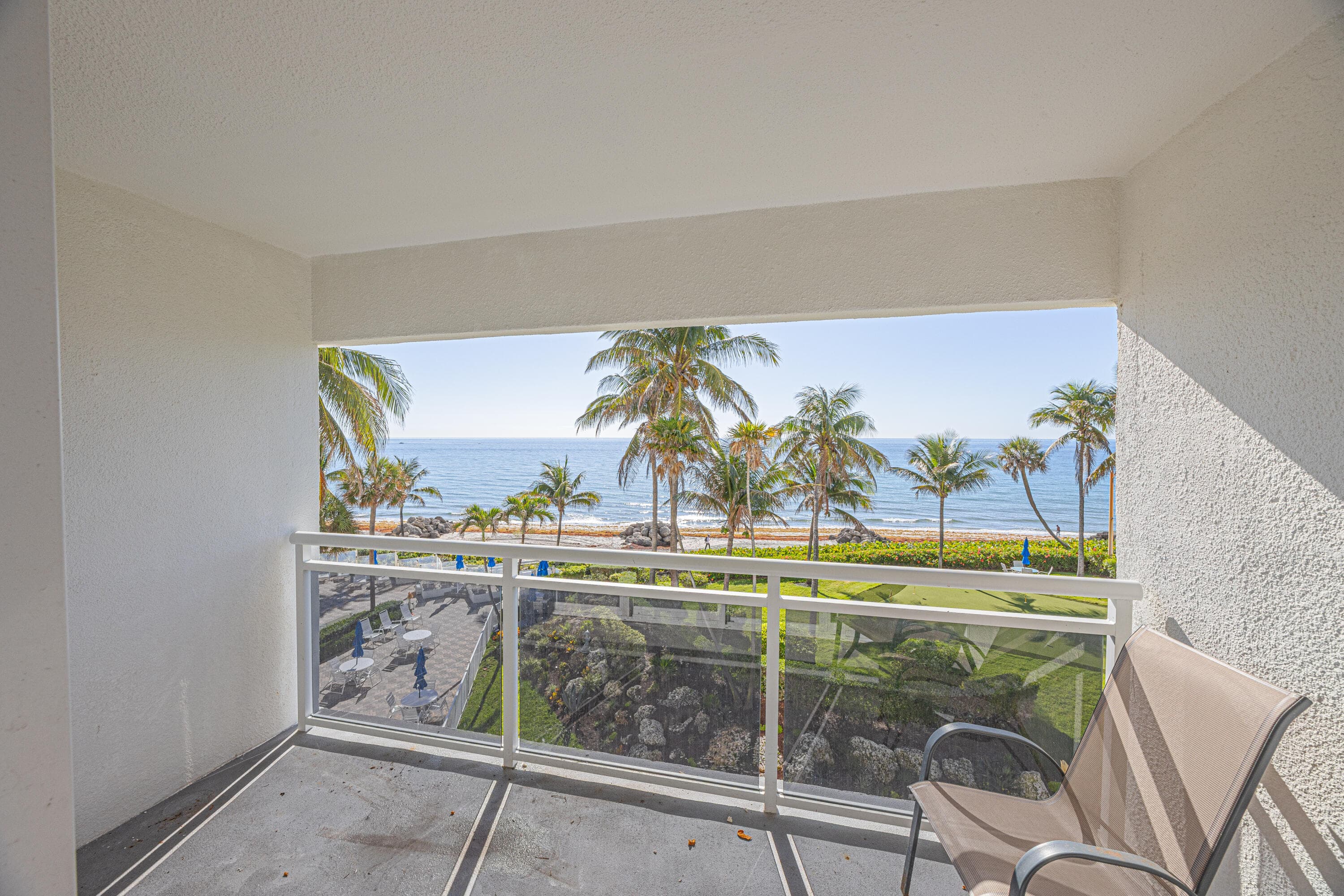 500 SE 21st Avenue 403, Deerfield Beach, FL 33441 — photo 4 of 35