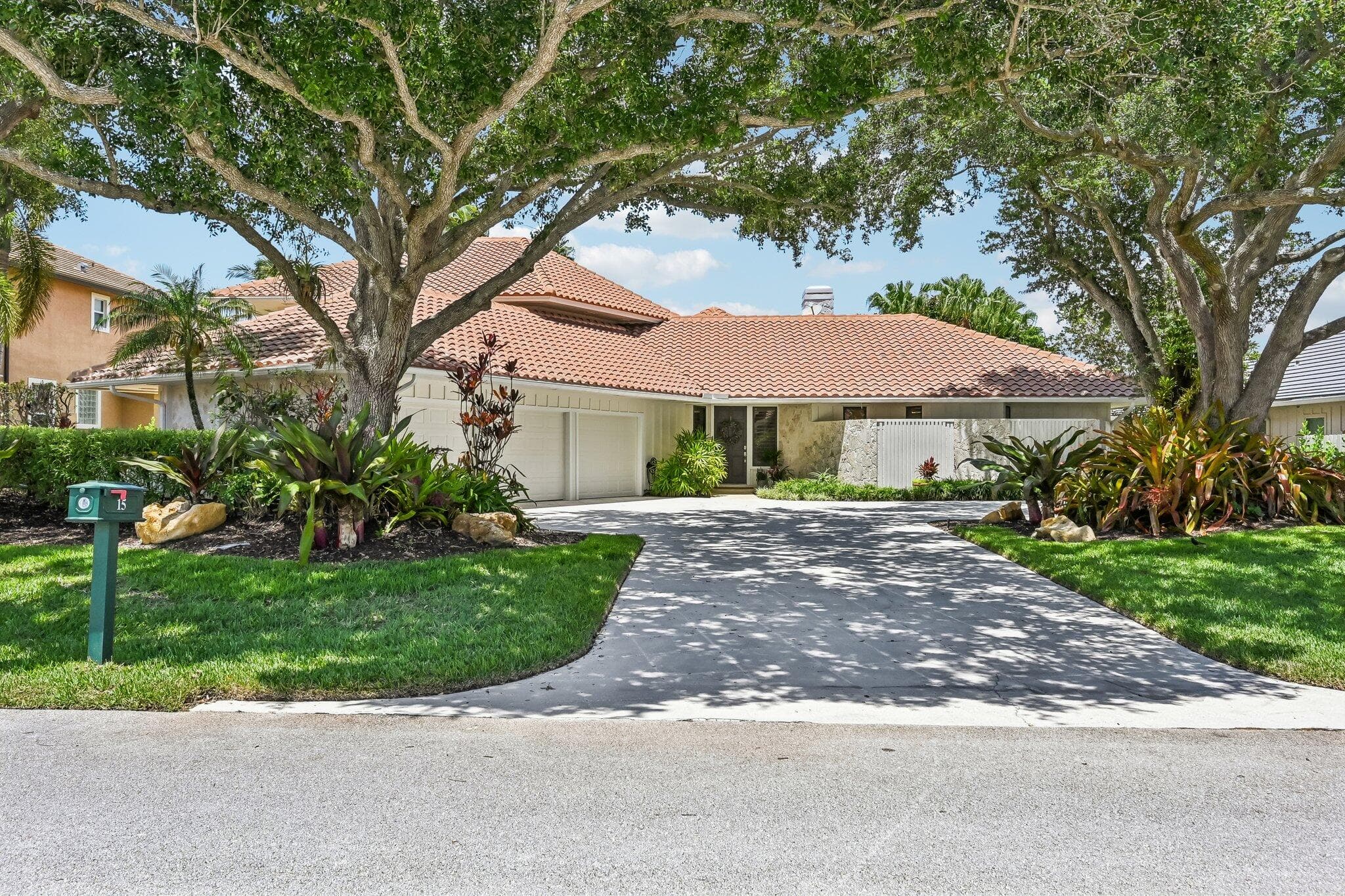 15 Carrick Road, Palm Beach Gardens, FL 33418 — photo 3 of 53