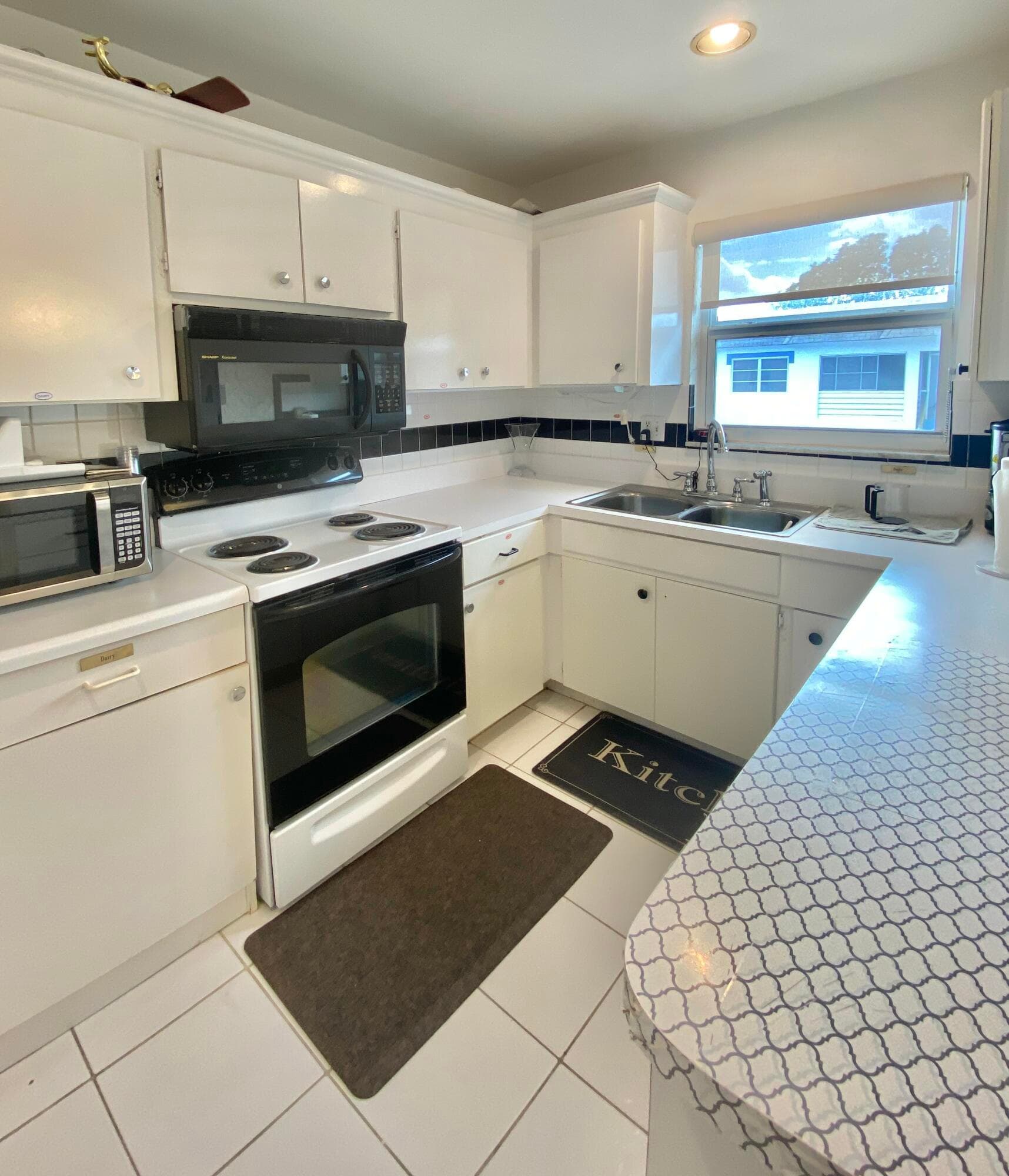 68 Stratford E, West Palm Beach, FL 33417 — photo 3 of 17