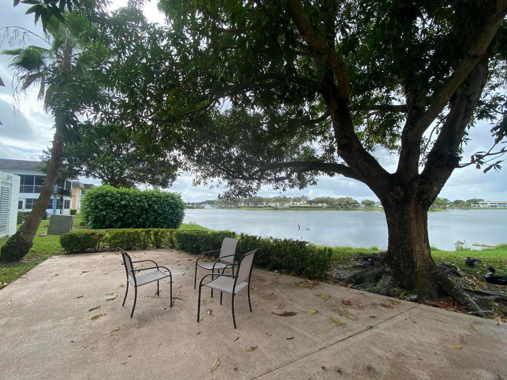 68 Stratford E, West Palm Beach, FL 33417 — photo