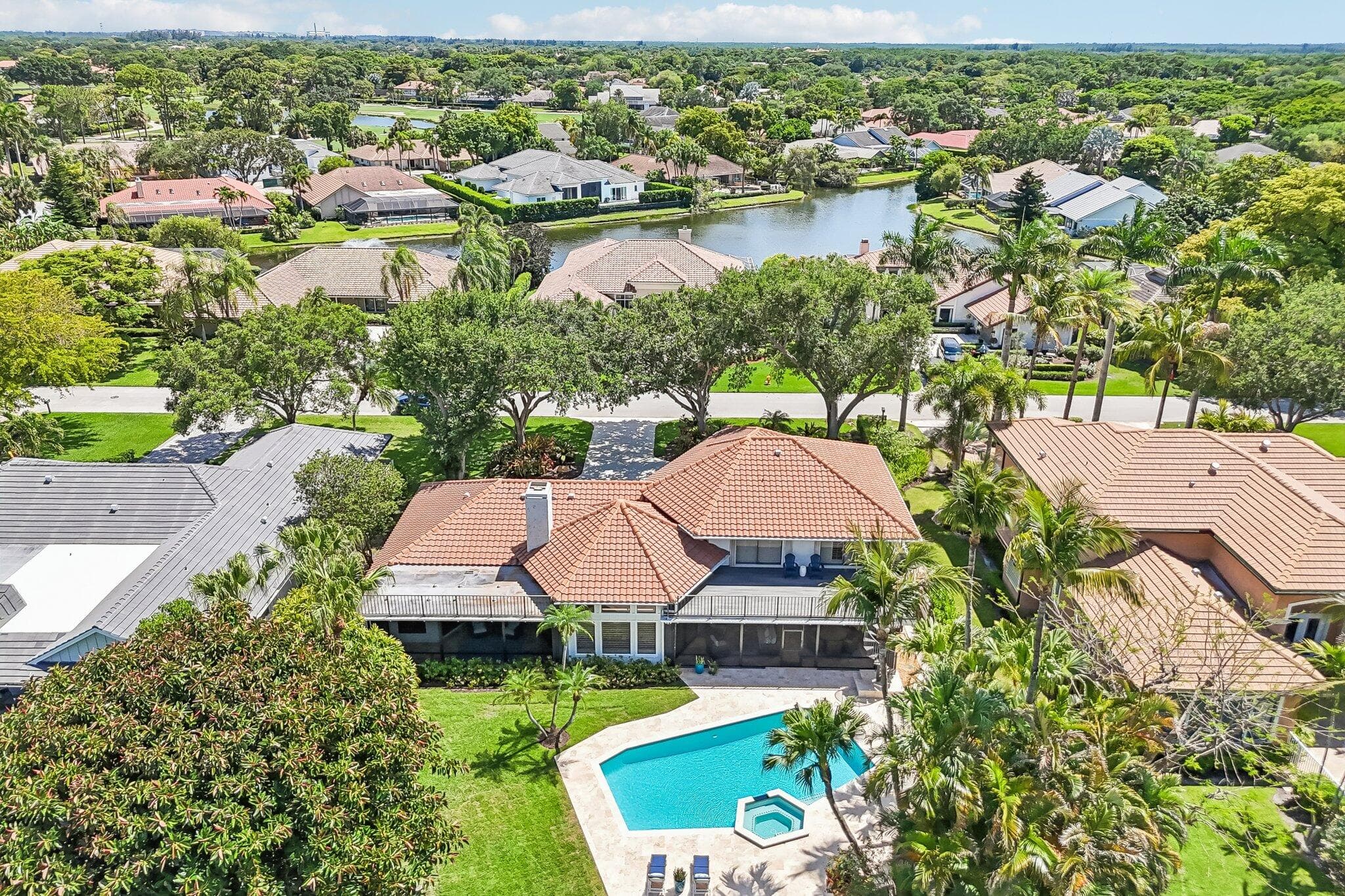 15 Carrick Road, Palm Beach Gardens, FL 33418 — photo 4 of 53