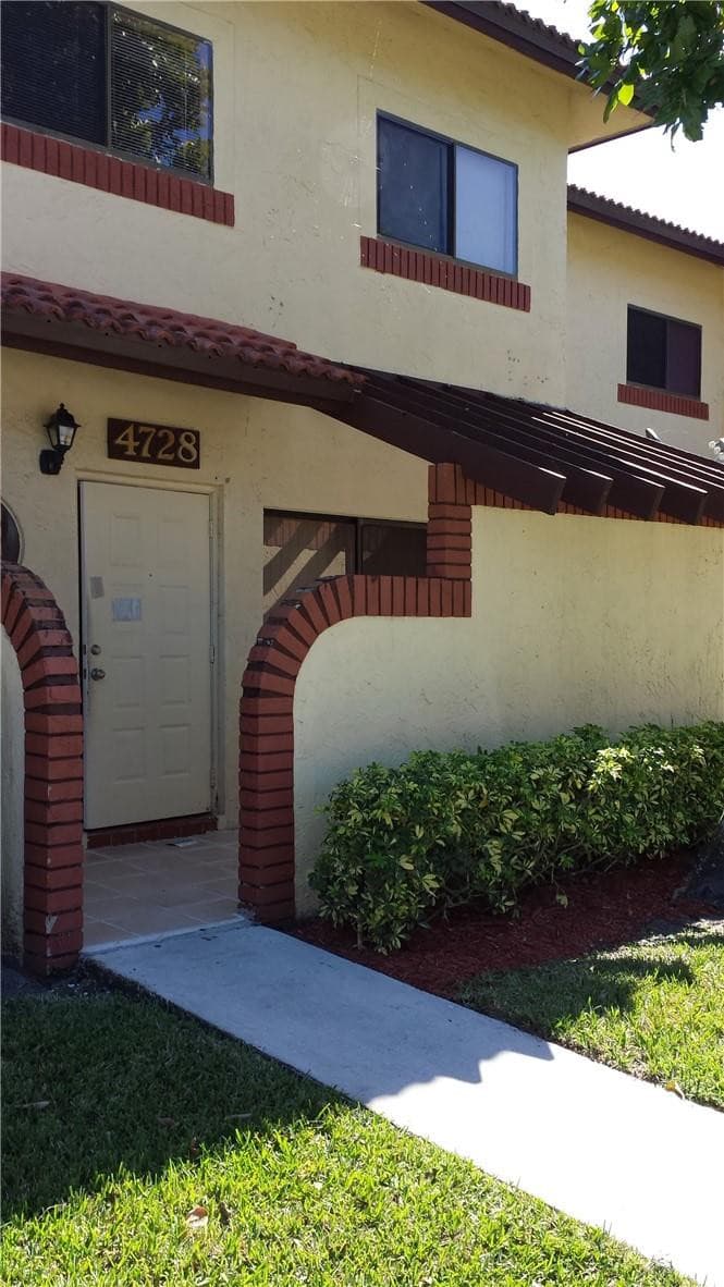 4728 NW 90th Avenue, Sunrise, FL 33351 — photo