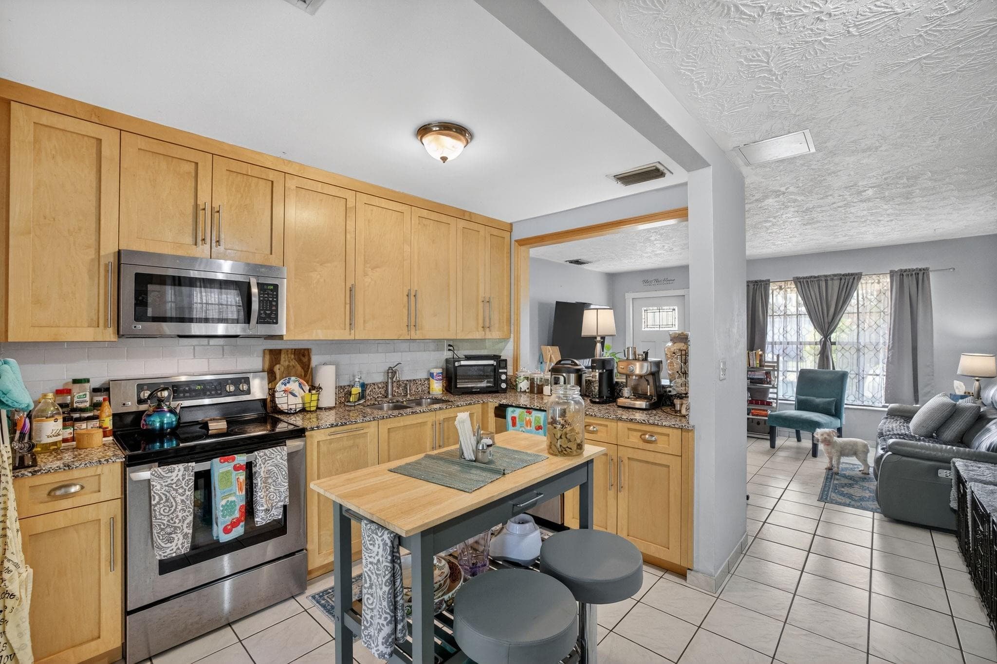 131 SW 7th Terrace, Hallandale Beach, FL 33009 — photo 17 of 59
