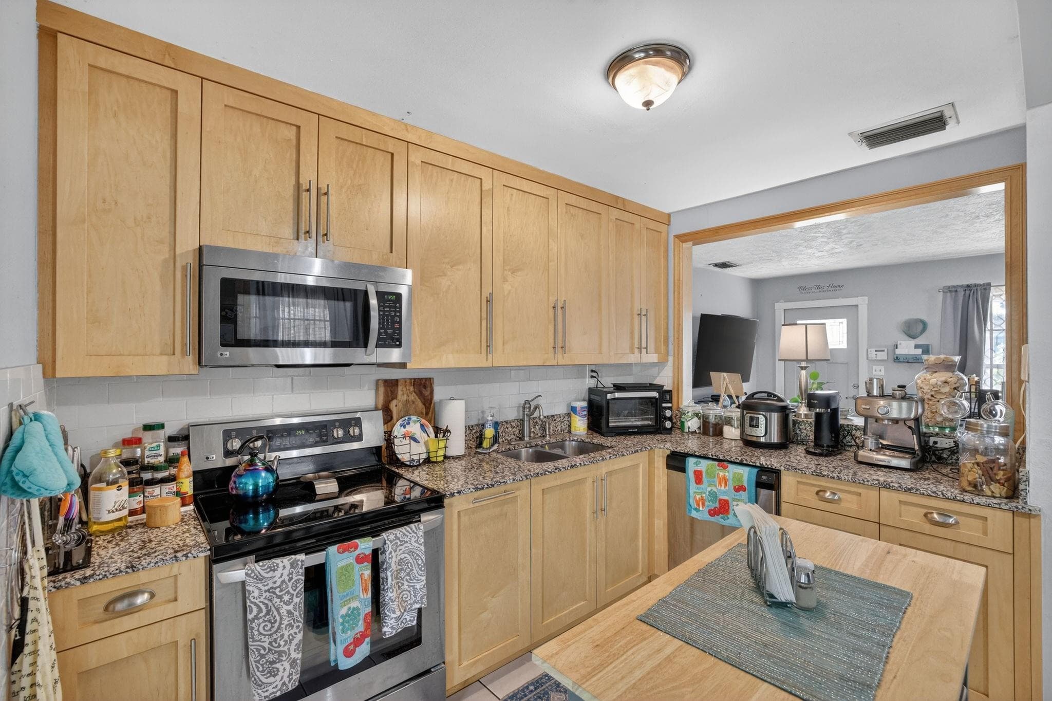 131 SW 7th Terrace, Hallandale Beach, FL 33009 — photo 19 of 59