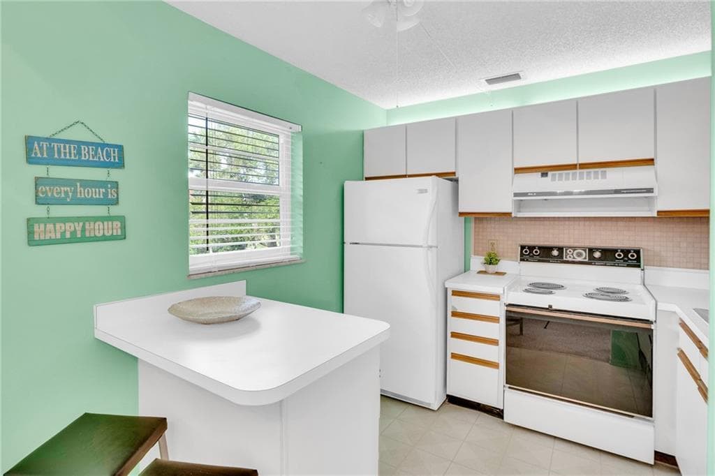 6 Vista Palm Lane 202, Vero Beach, FL 32962 — photo 7 of 35