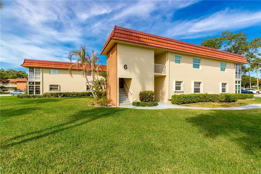 6 Vista Palm Lane 202, Vero Beach, FL 32962 — photo 22 of 35