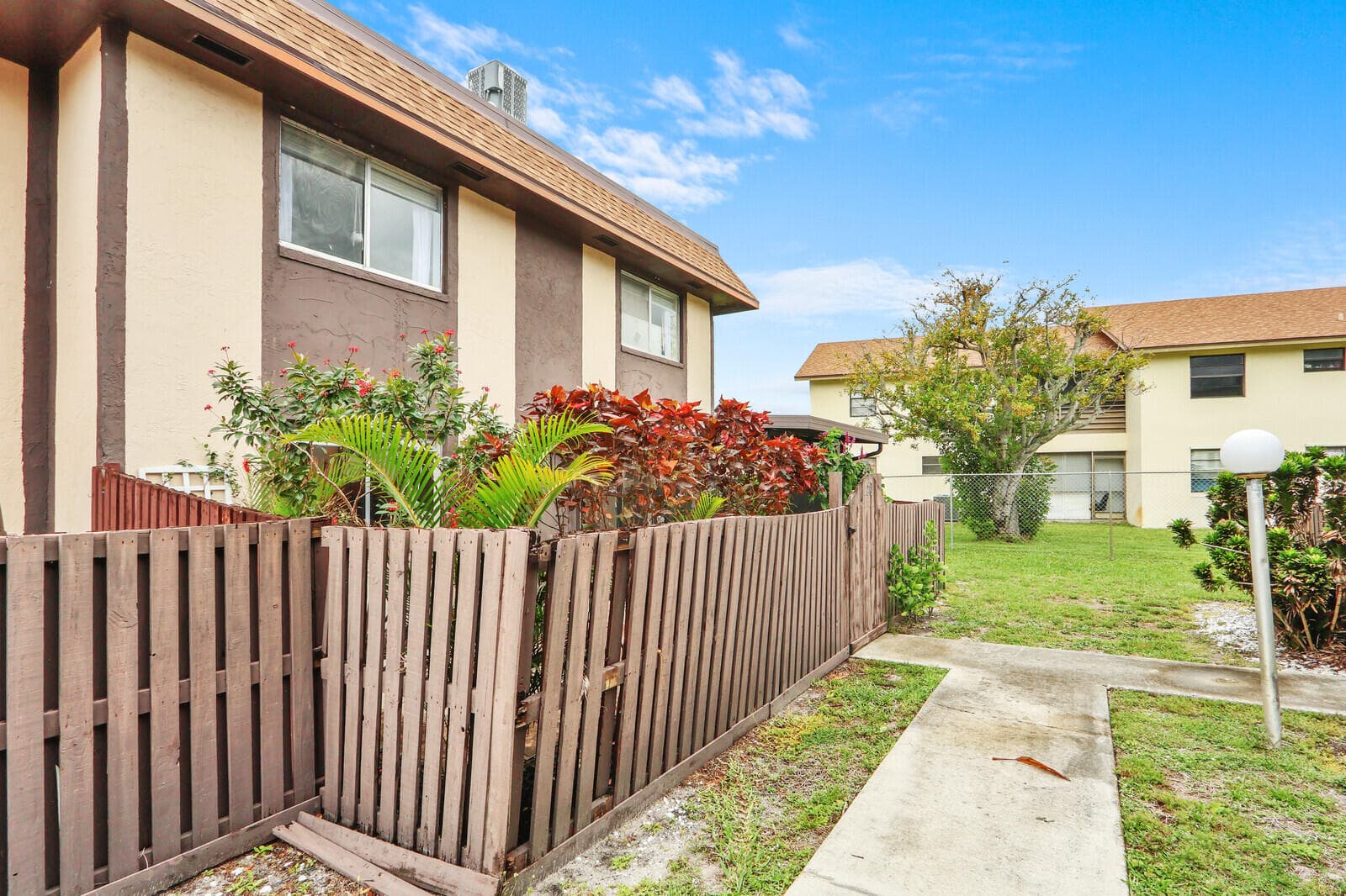 2116 Sherwood Forest Boulevard 28, West Palm Beach, FL 33415 — photo 31 of 37
