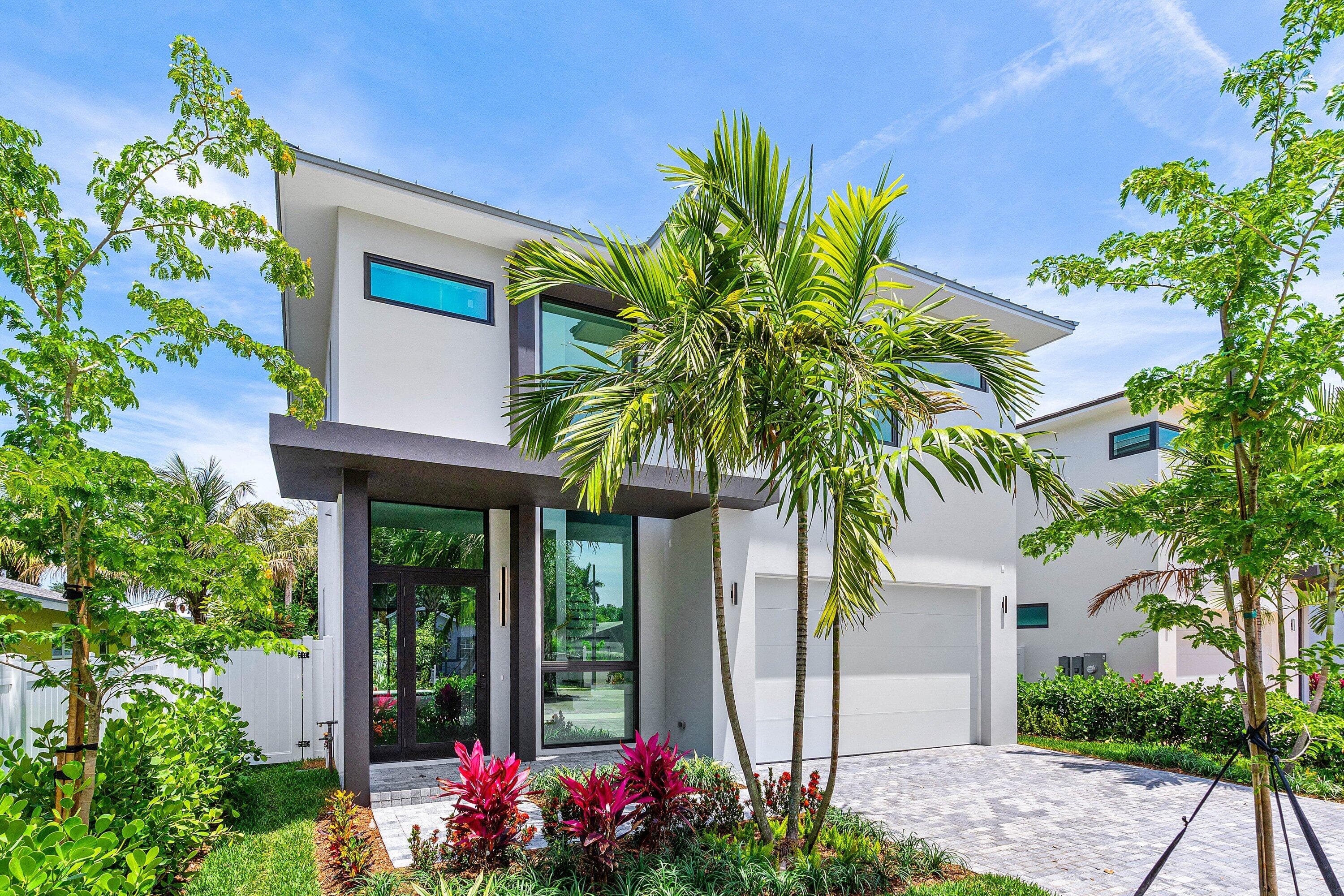 207 SE 5th Street, Delray Beach, FL 33483 — photo 1 of 46